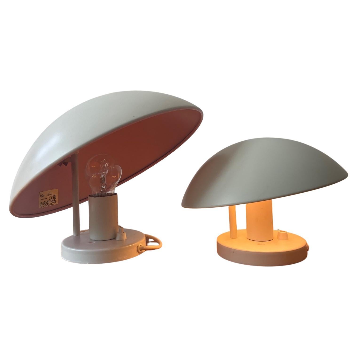 2 lampade da parete Louis Poulsen PH Hat. Le luci di Poul Henningsen. Lampade di design danese. 