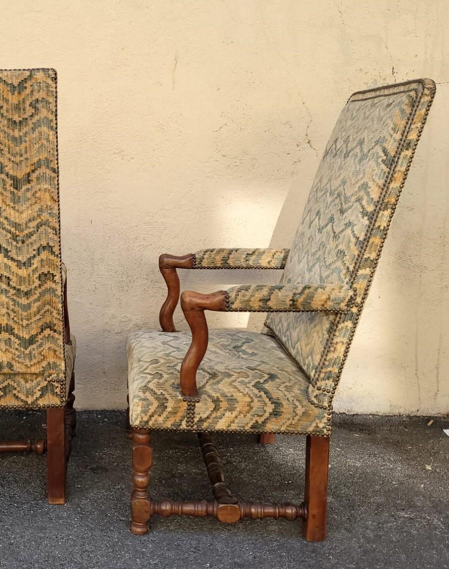 2 Poltrone d'epoca Luigi XIII con arazzo in vendita 3