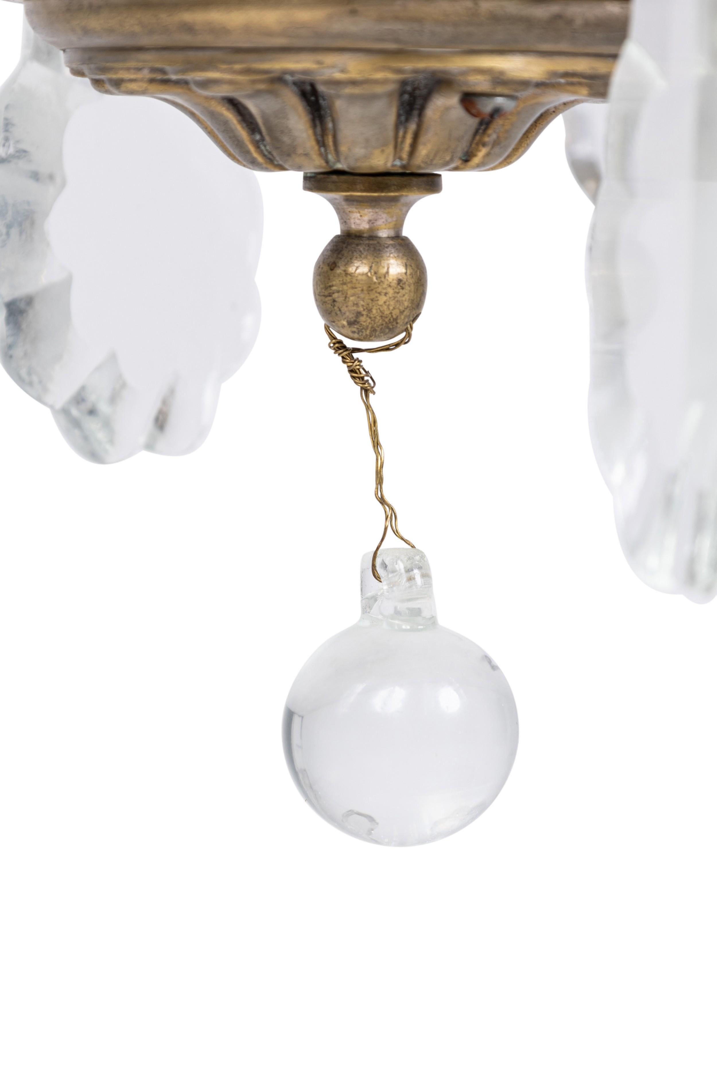 2 Piccolo lampadario in stile Luigi XV, con dore e cristallo in vendita 4