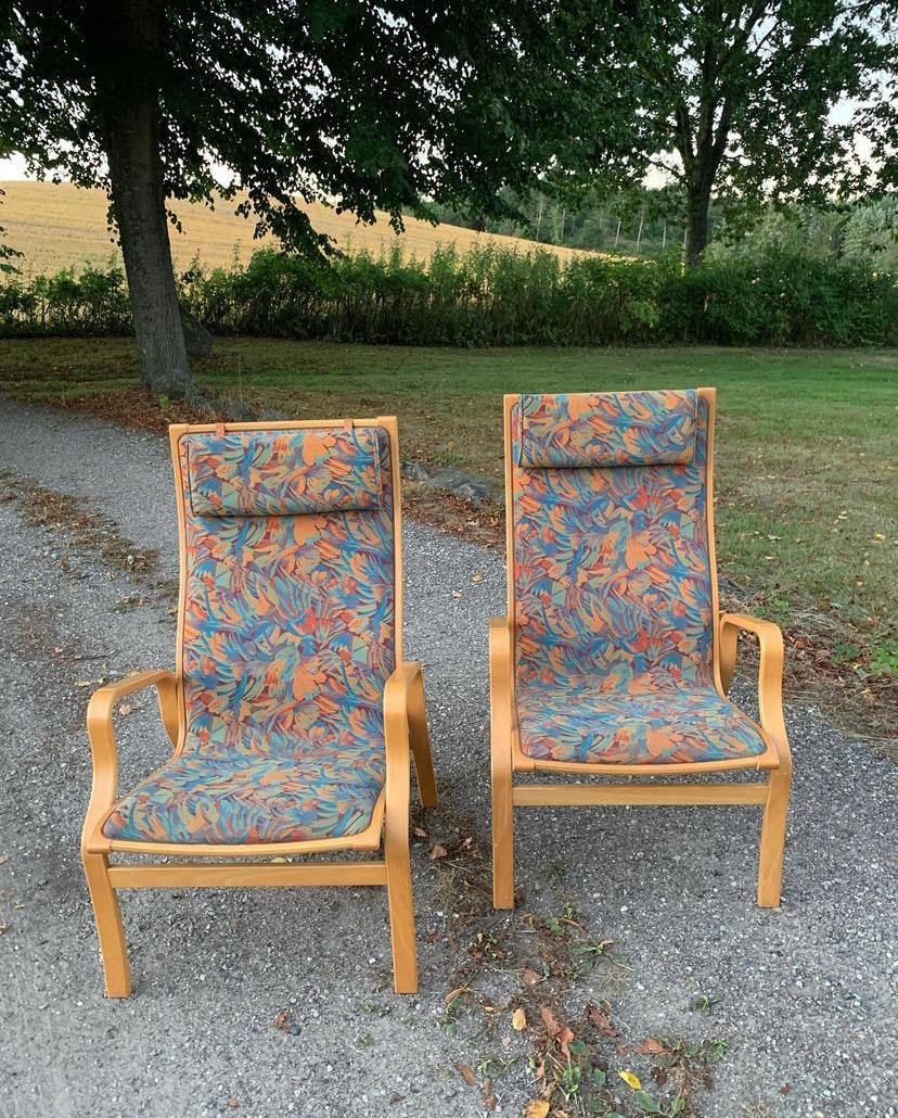 Scandinavian Modern 2 Lounge Chairs by Danish Skovby and Amazing Upholstery by Ole Kortzau For Sale