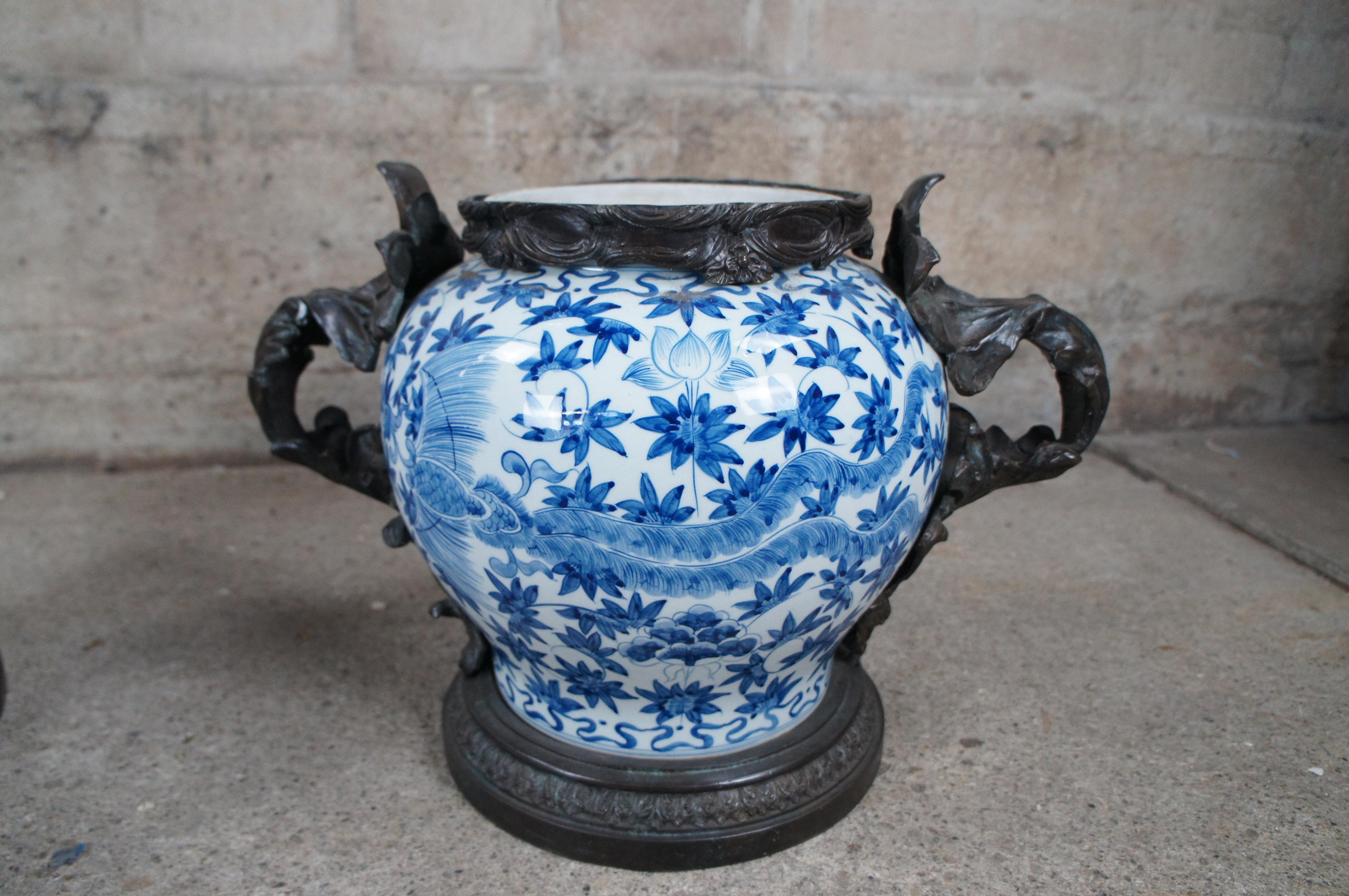 2 Maitland Smith Blue & White Chinoiserie Porcelain Bronze Ginger Jars Urns Pair 4