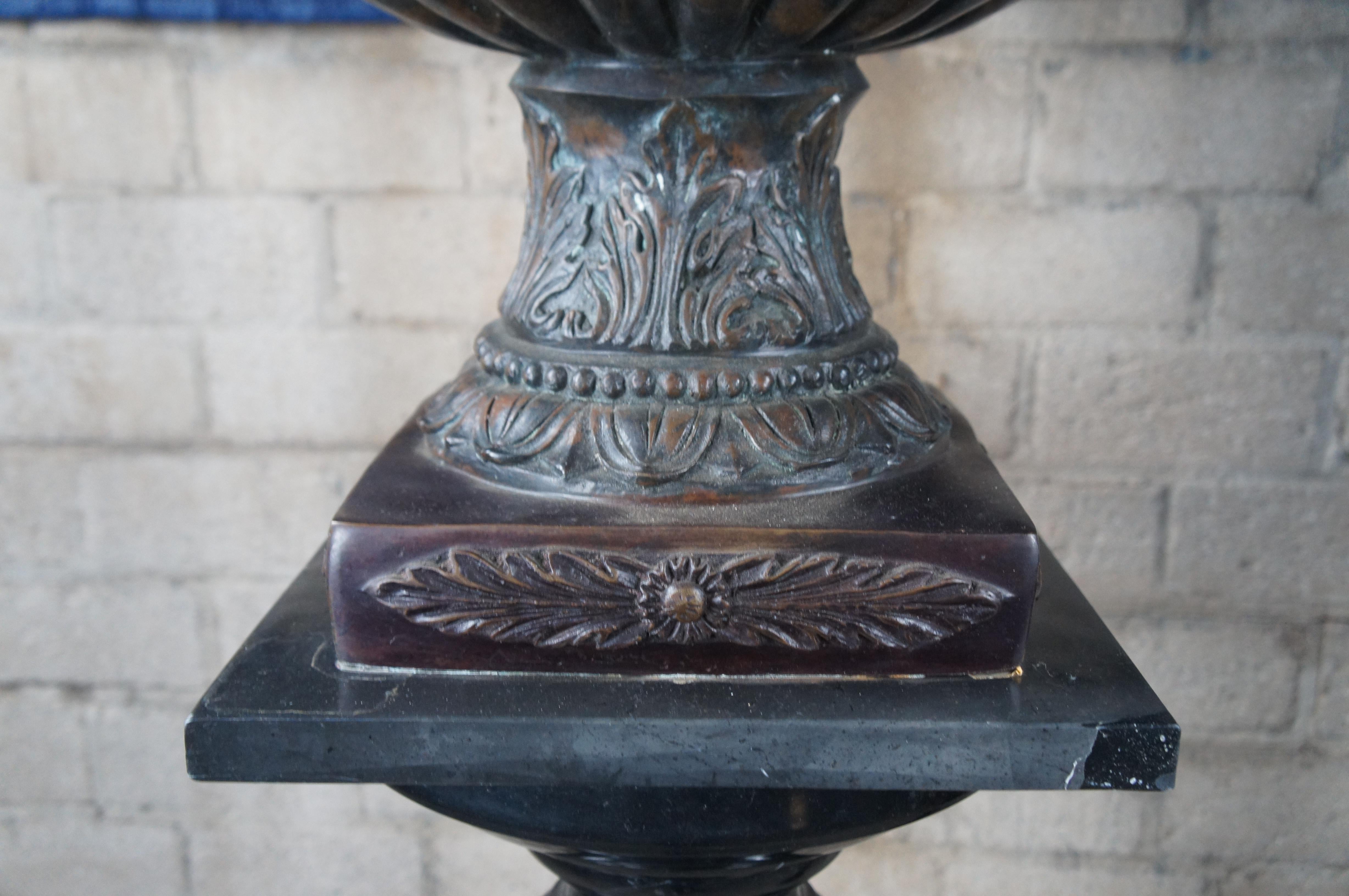 20ième siècle 2 Maitland Smith Bronze Neo Grec Jardinières Urnes Marbre Pedestal Stand 62