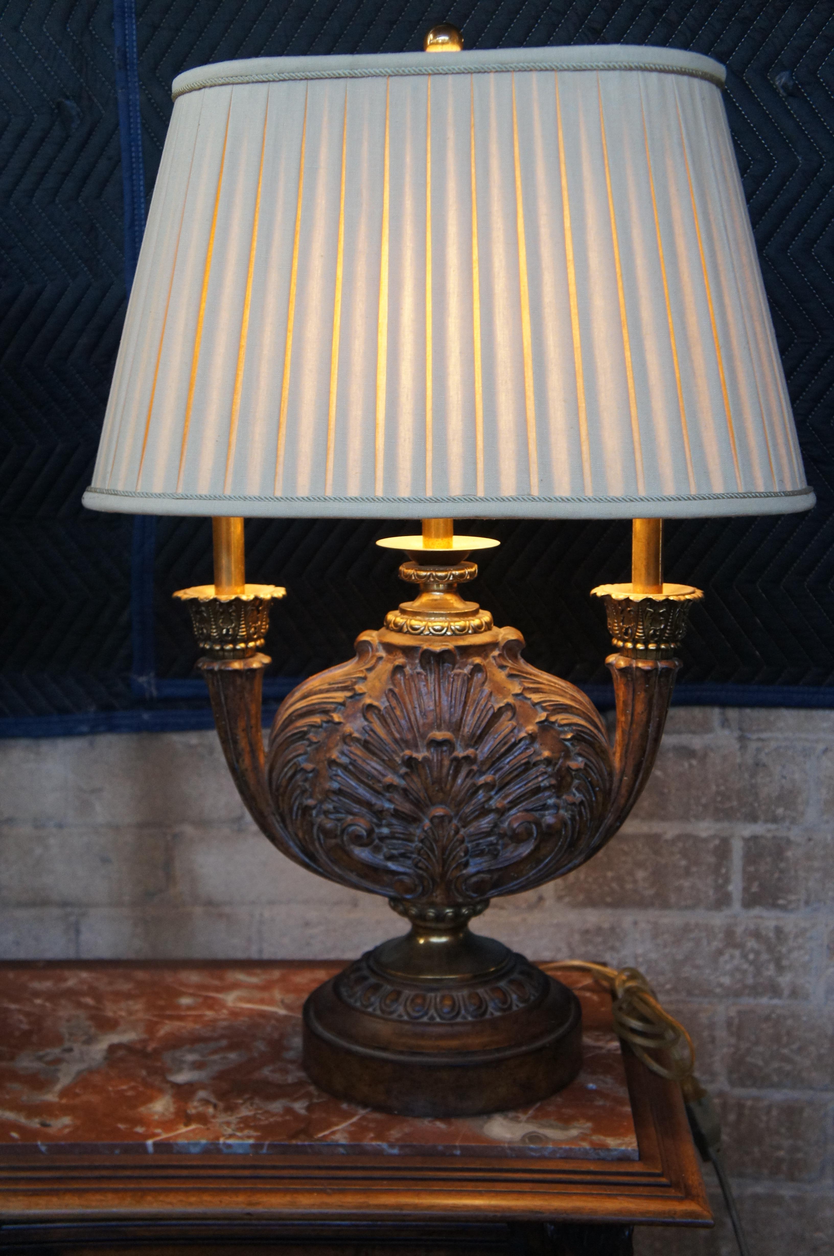 2 Maitland Smith Lámparas bufé neoclásicas de candelabros tallados en acanto 33 en venta 5