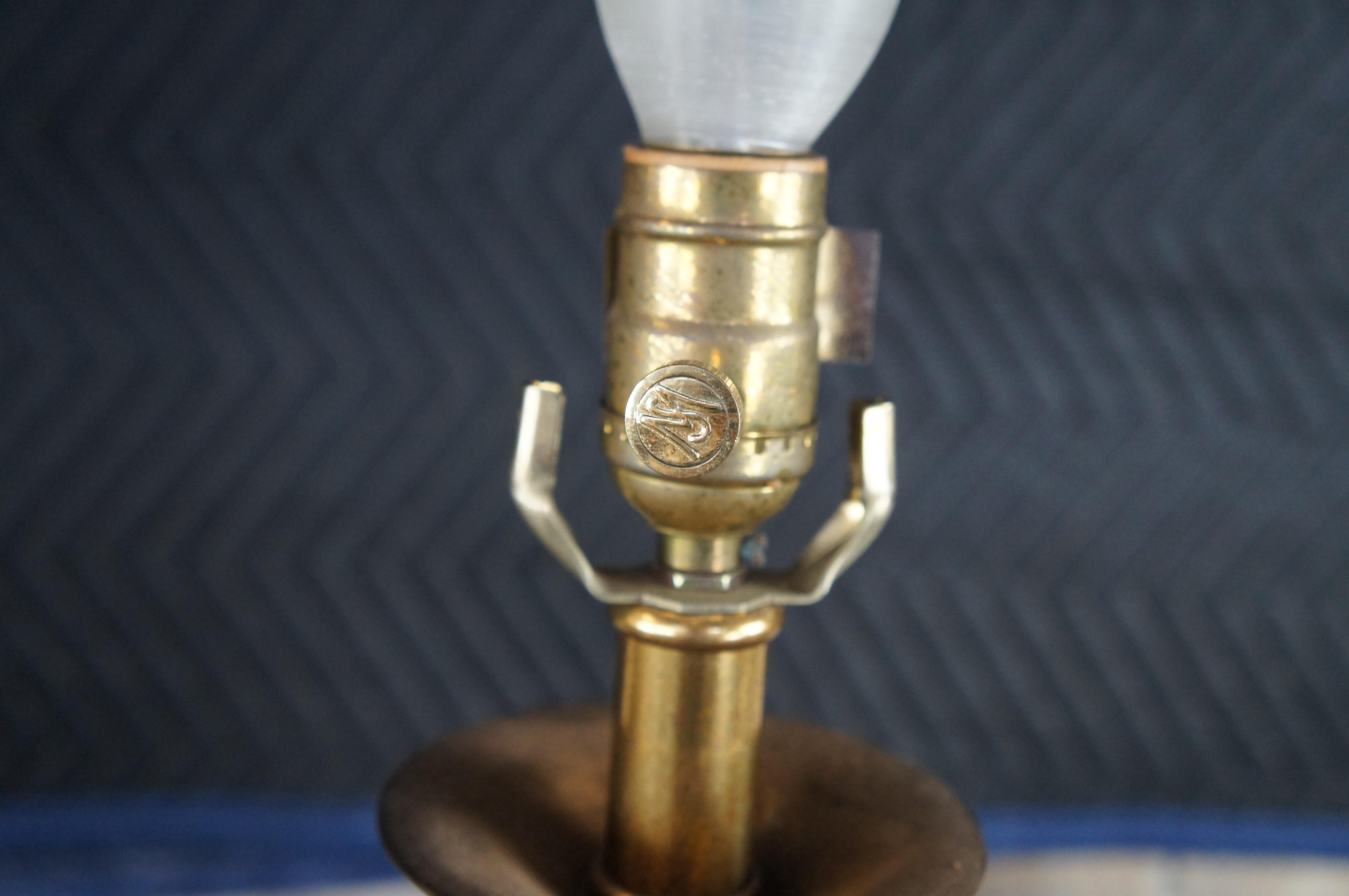 2 Maitland Smith Lámparas bufé neoclásicas de candelabros tallados en acanto 33 Filipino en venta