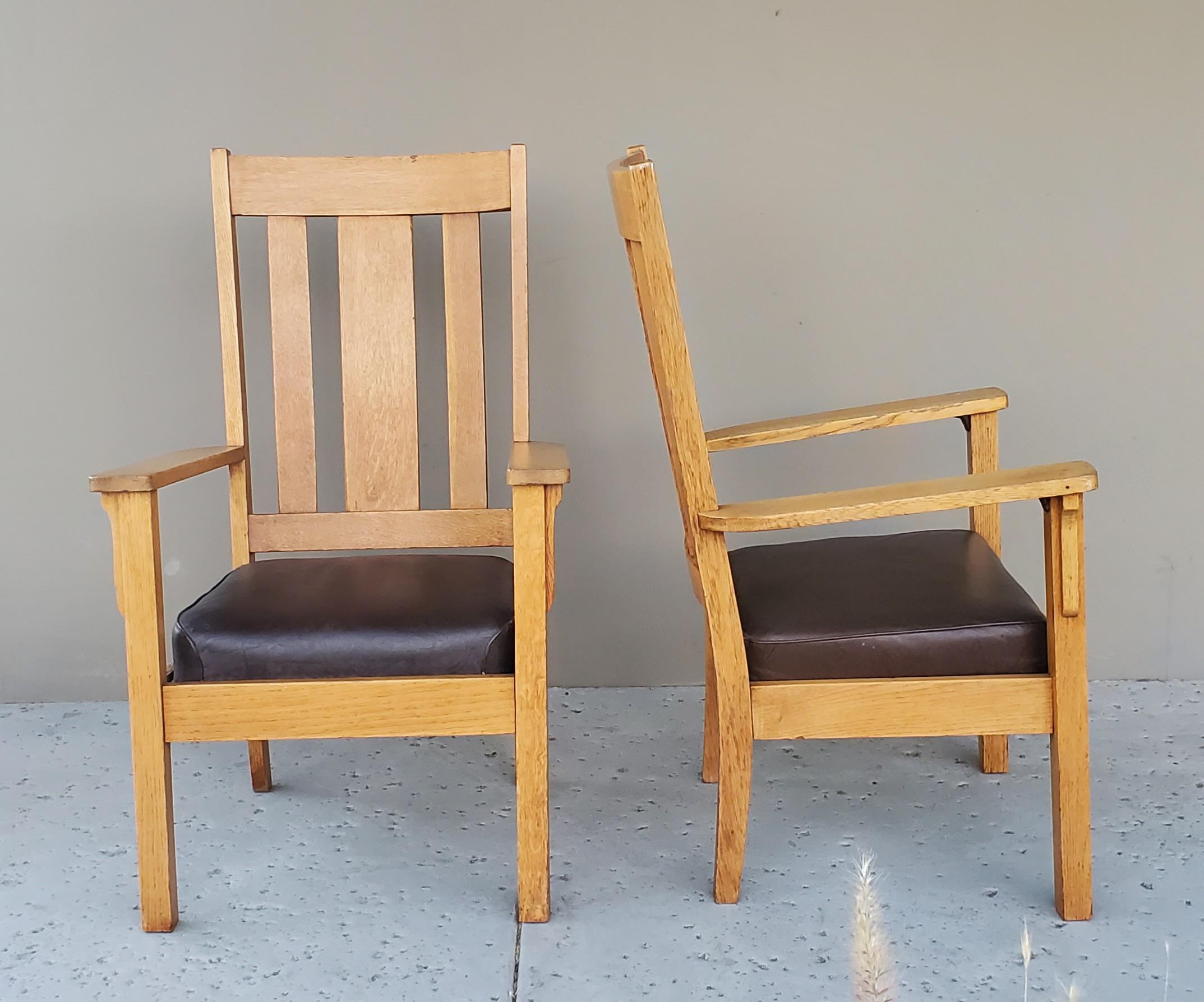 2 sillones a juego de roble aserrado de la Misión de 1910 y asiento de cuero desmontable en venta 1