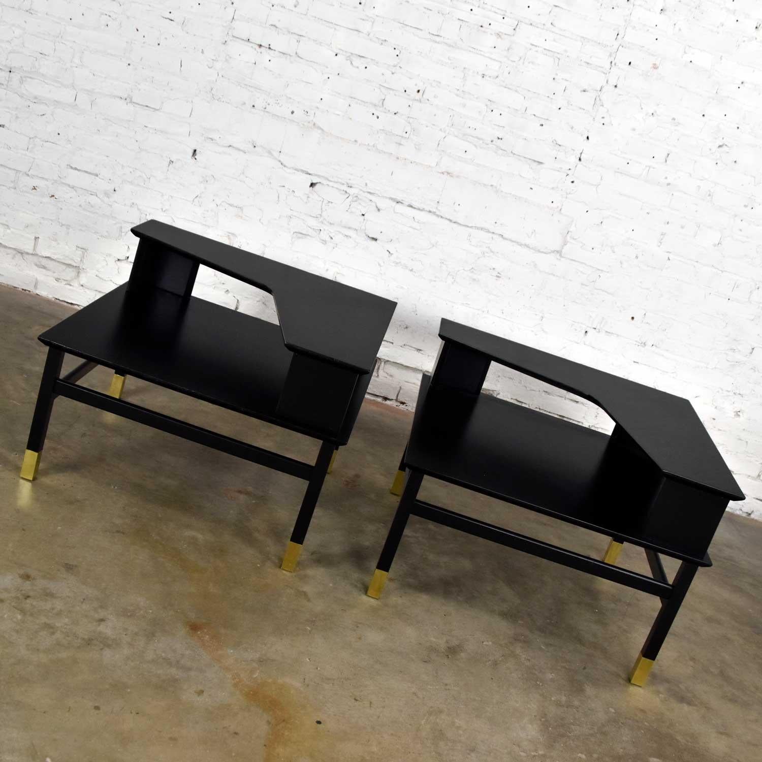 2 MCM Founders Corner Step Tables Black Brass Sabots Coronado Grp Luther Draper  For Sale 4