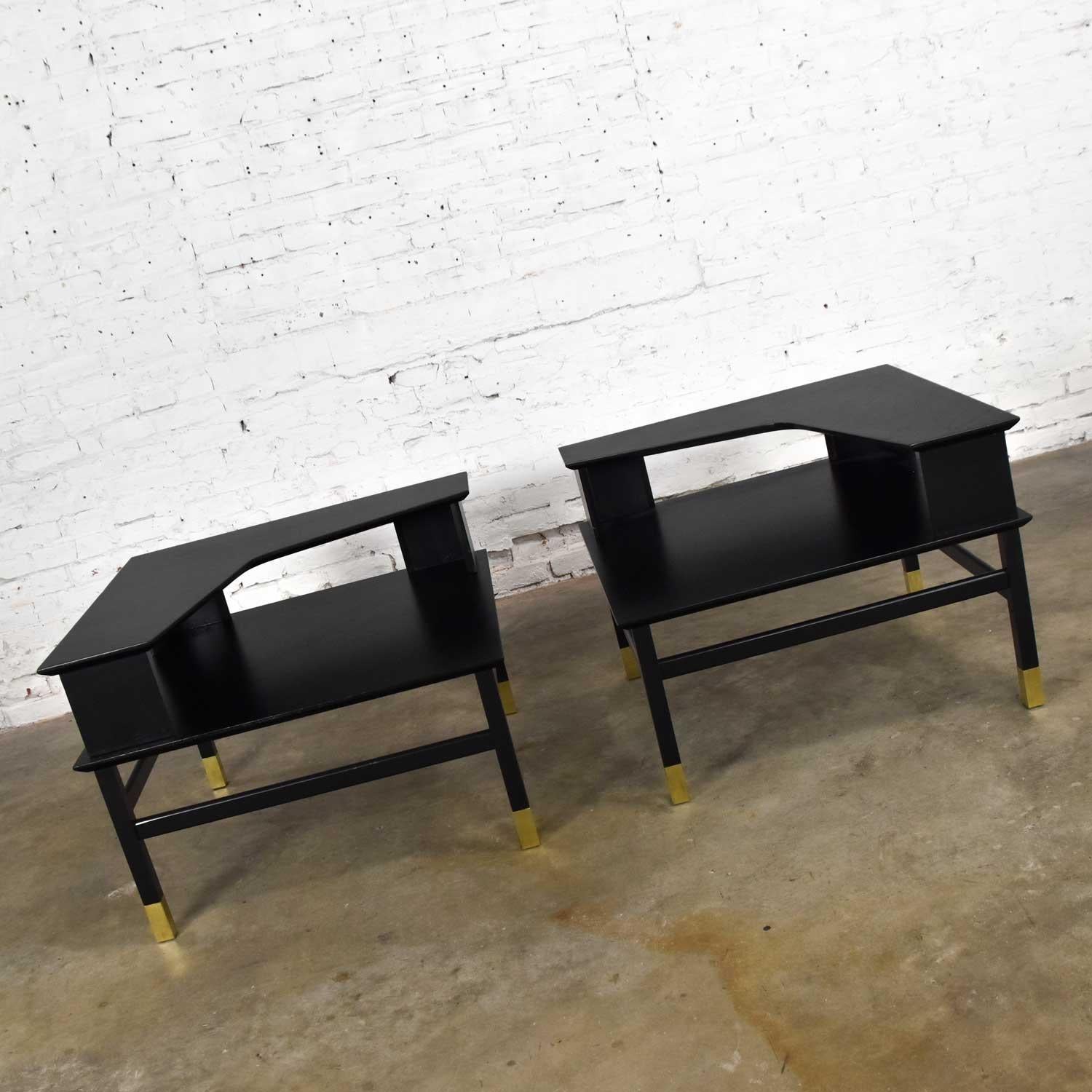 Wonderful pair of vintage Mid-Century Modern corner step tables from Coronado Group by Luther Draper for Founders Furniture. Gorgeous condition. This pair of tables have been completely restored to their original glory. The tops have been stripped