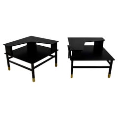 2 MCM Founders Eckstep-Tische aus schwarzem Messing mit Sabots Coronado Grp Luther Drapierung