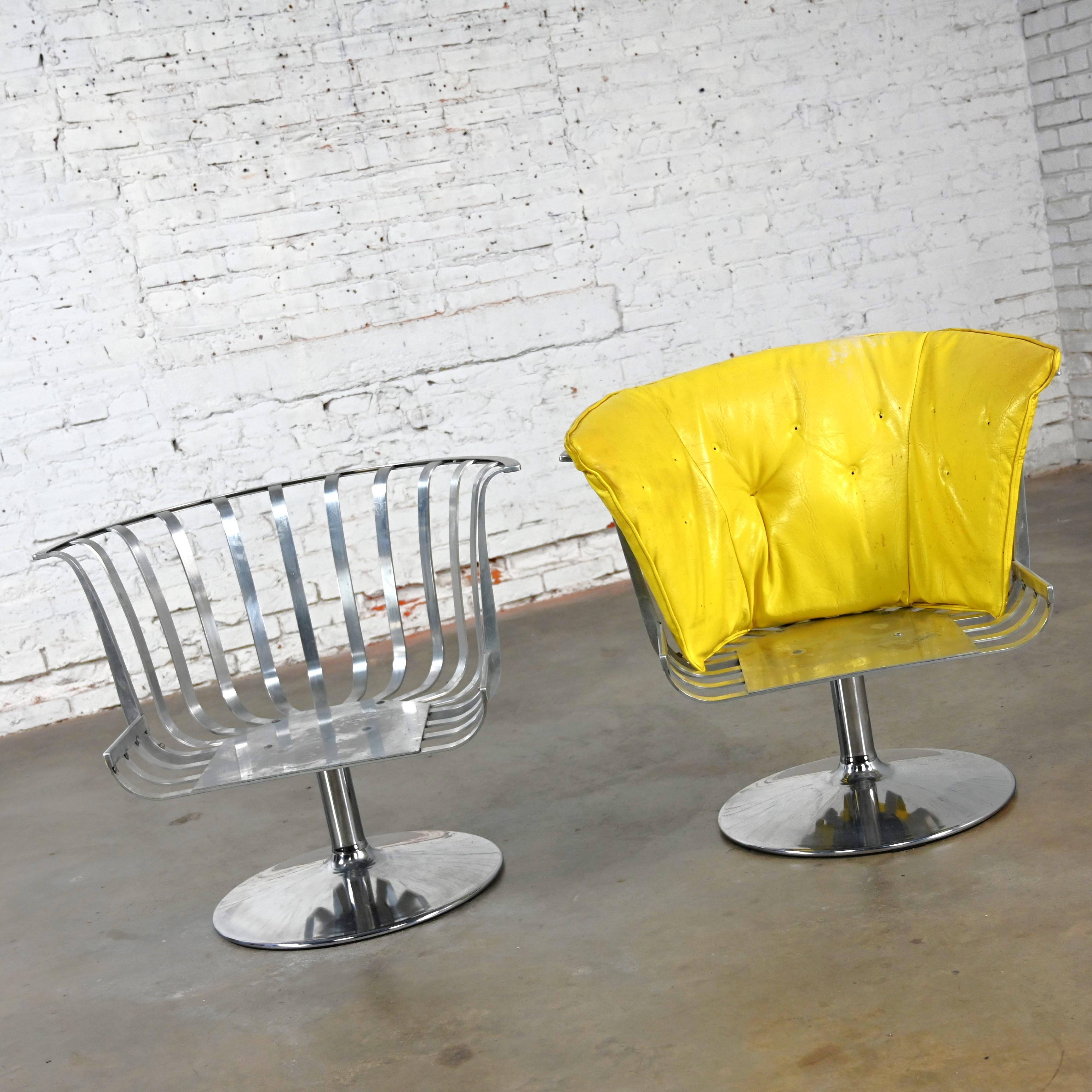 2 MCM Polished Aluminum Barrel Swivel Lounge Chairs Chrome Tulip Base by Woodard For Sale 13