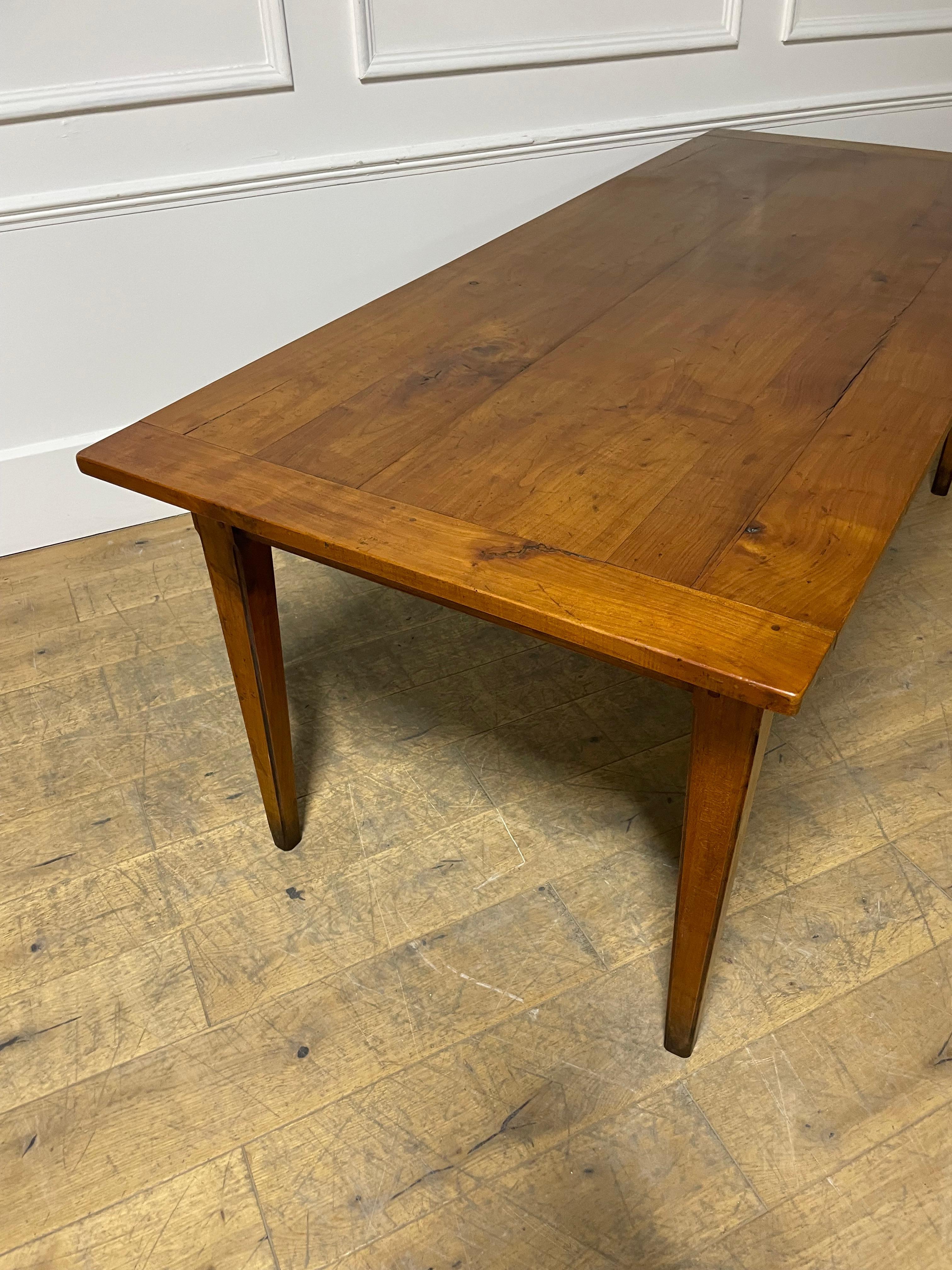 2 meter cherry wood farm house table In Good Condition In Budleigh Salterton, GB