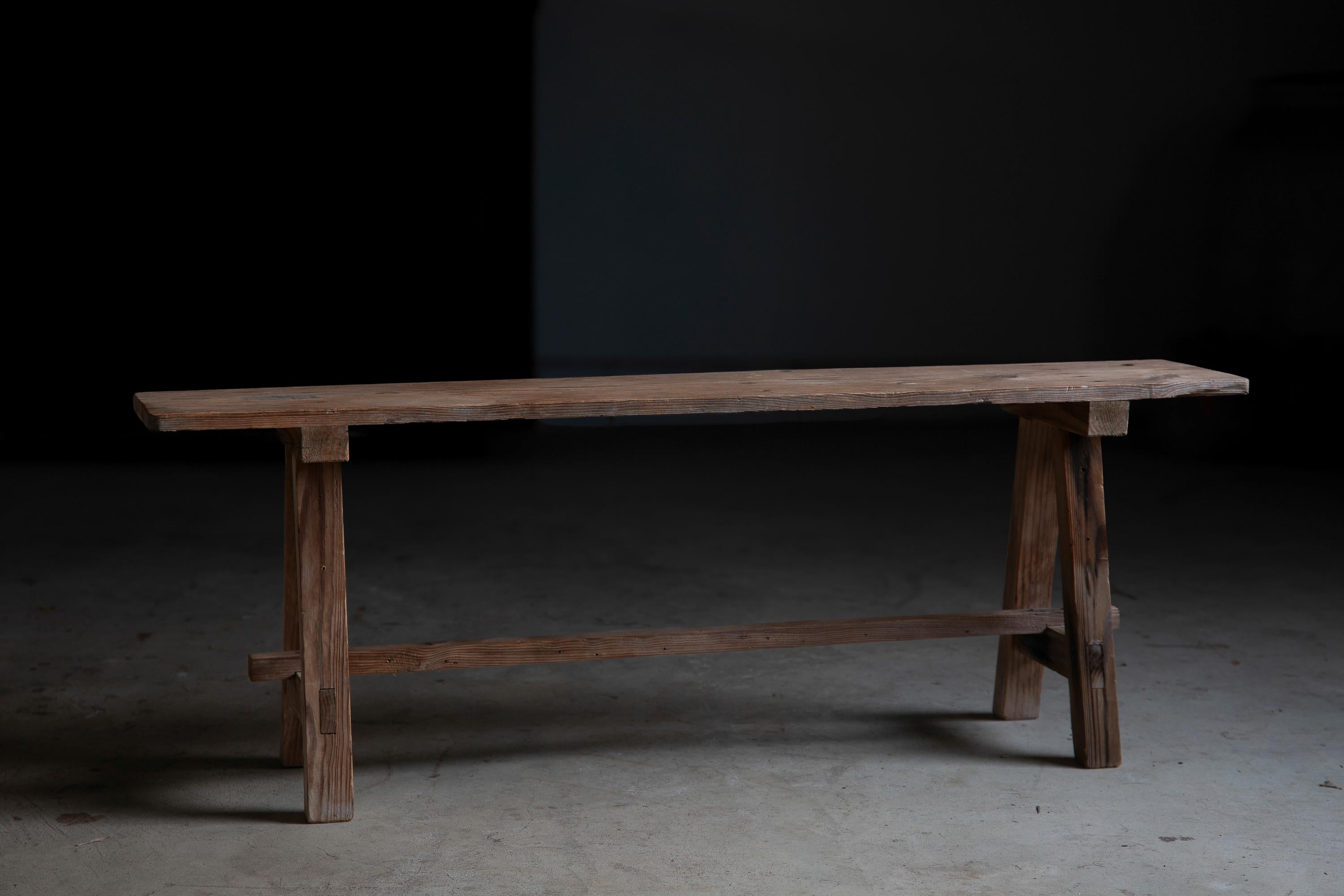 mediados del siglo 20 japonés vintage Sugi cedro banco largo wabi sabi, Japandi en Bueno estado para la venta en 常陸大宮市, JP