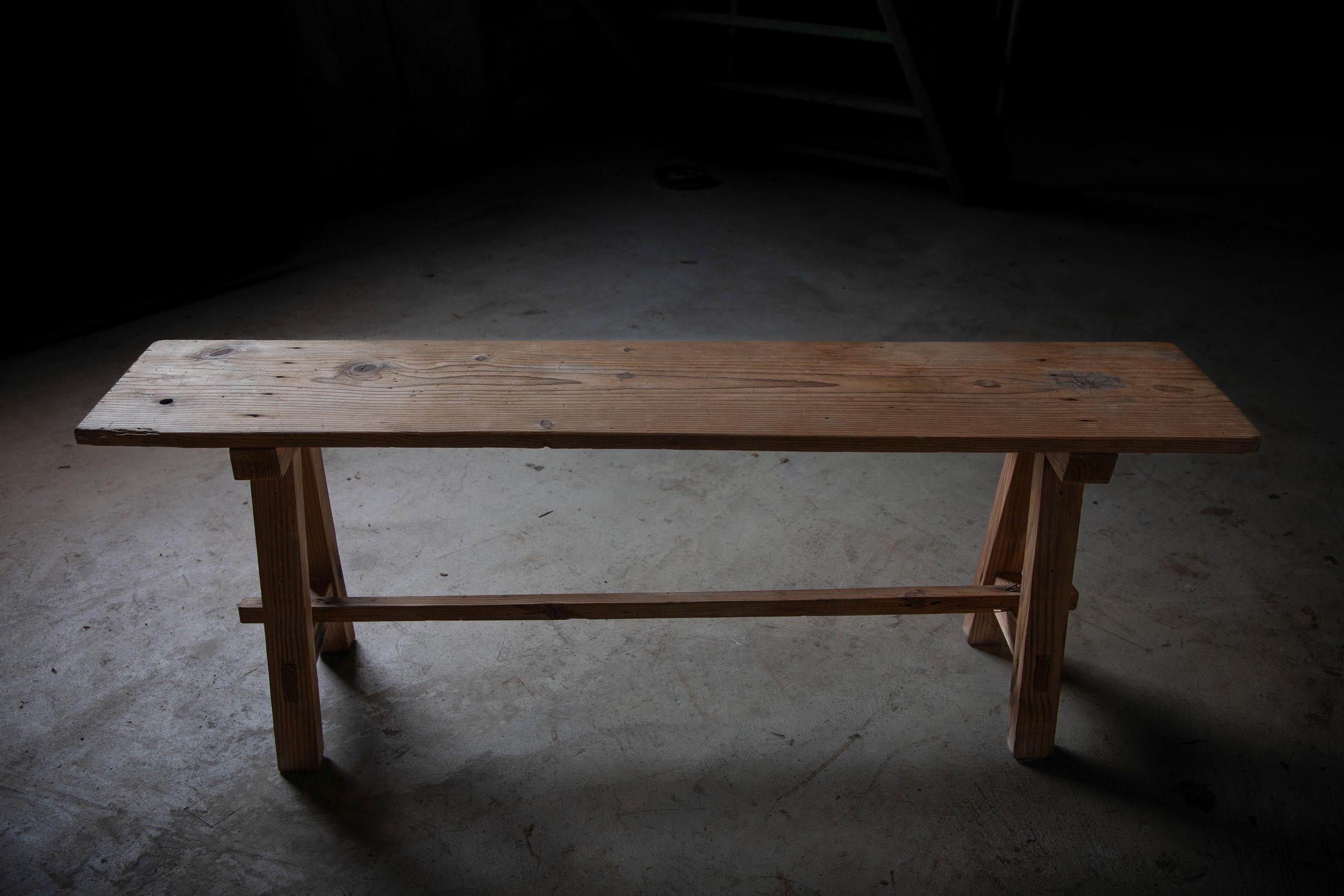 mediados del siglo 20 japonés vintage Sugi cedro banco largo wabi sabi, Japandi Carpintería en venta