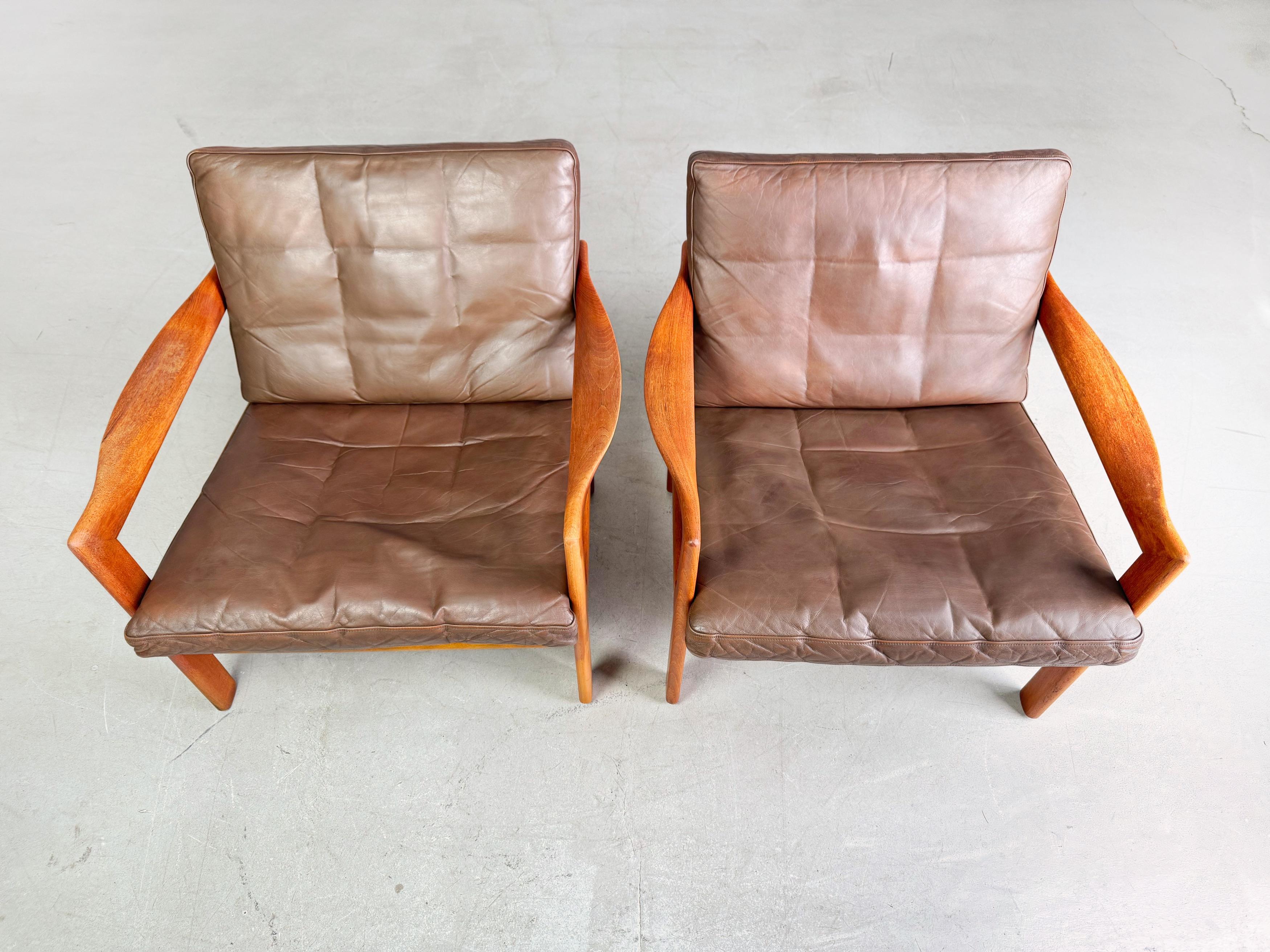 2 sillones Mid Century Niels Eilersen Illum Wikkelsø Butaca Teca Danés en venta