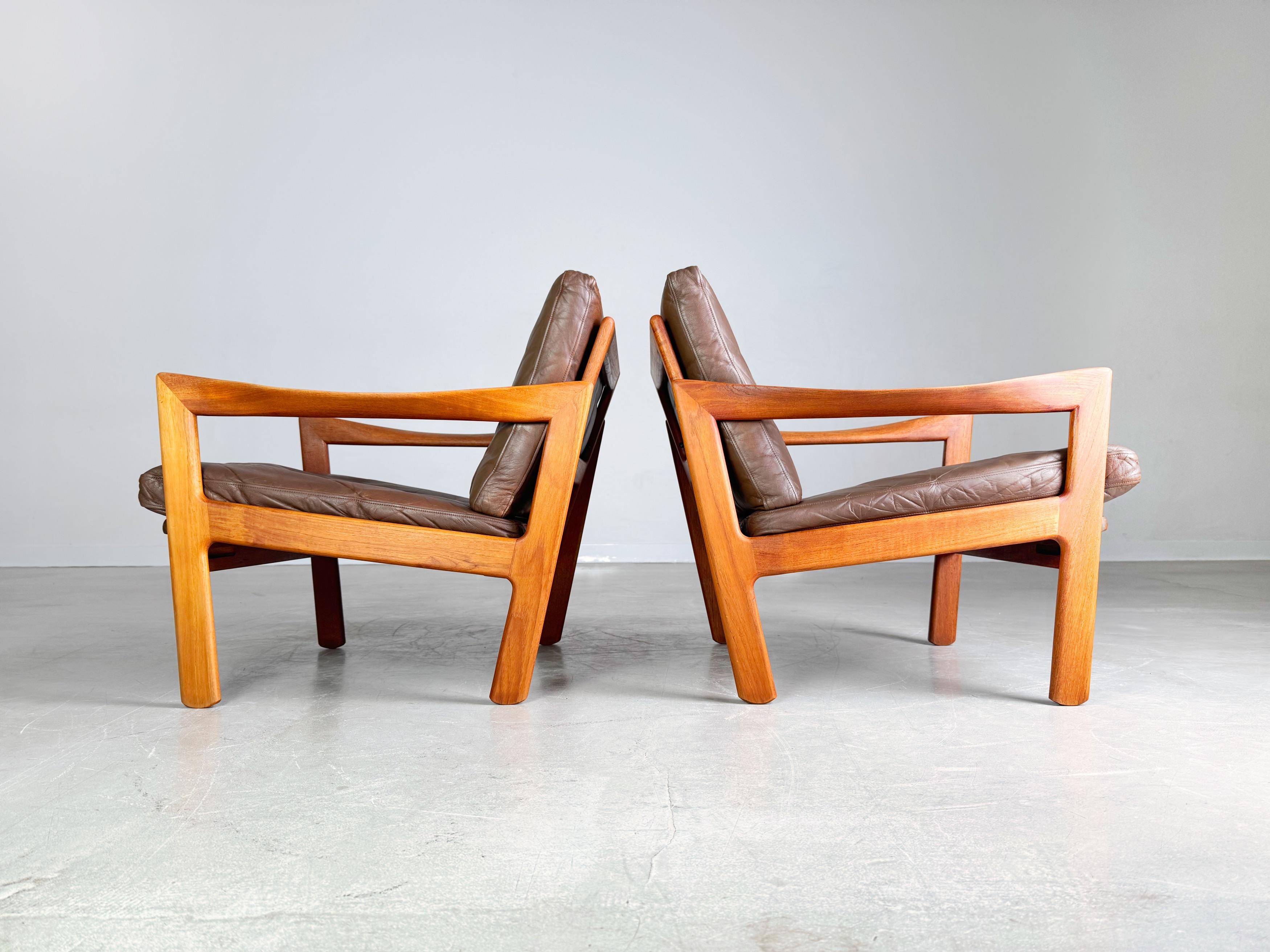 2 sillones Mid Century Niels Eilersen Illum Wikkelsø Butaca Teca Cuero en venta