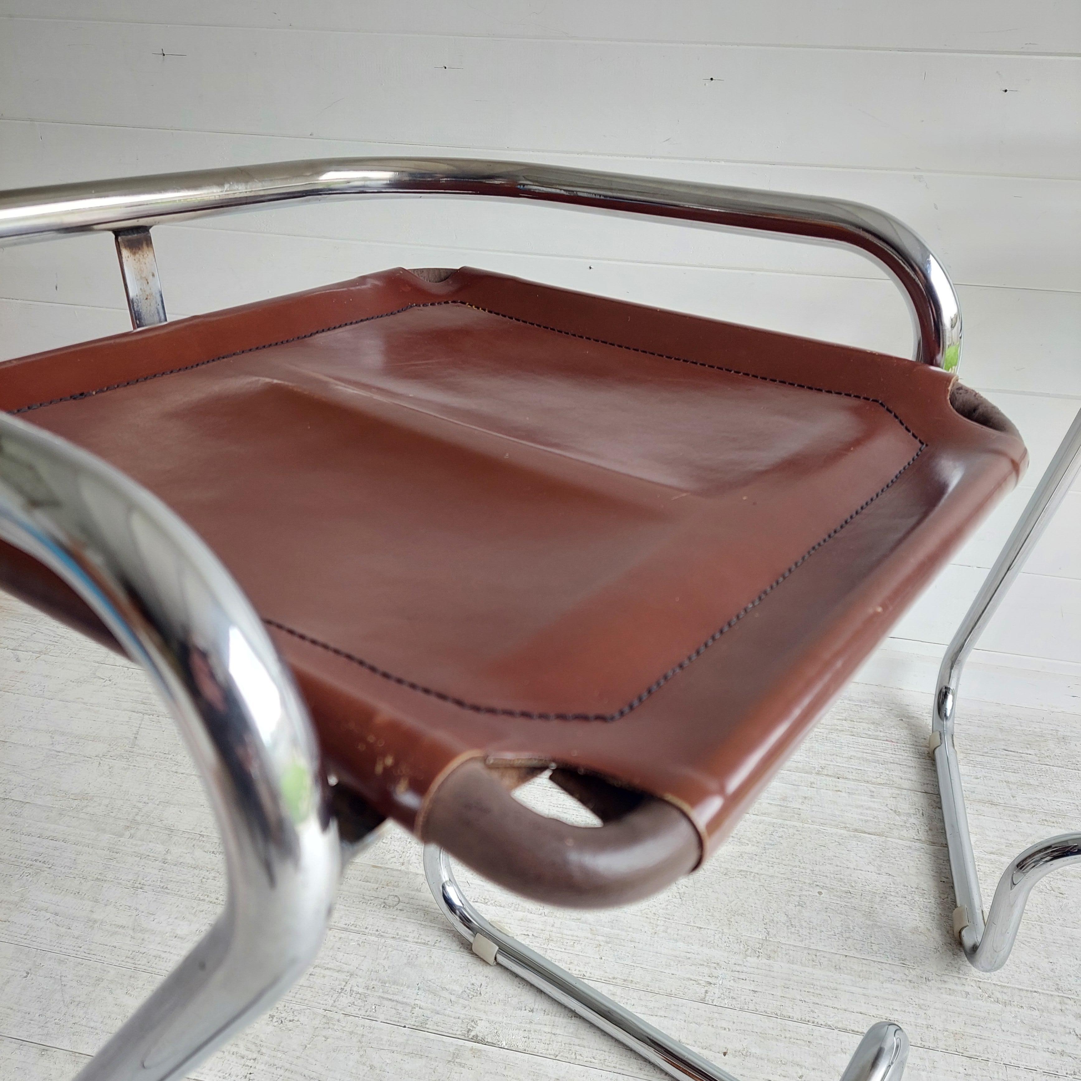 2 Mid Century Chrome & leatherette Bar Stools Borge Lindau style, Italy 1970s In Good Condition In Leamington Spa, GB