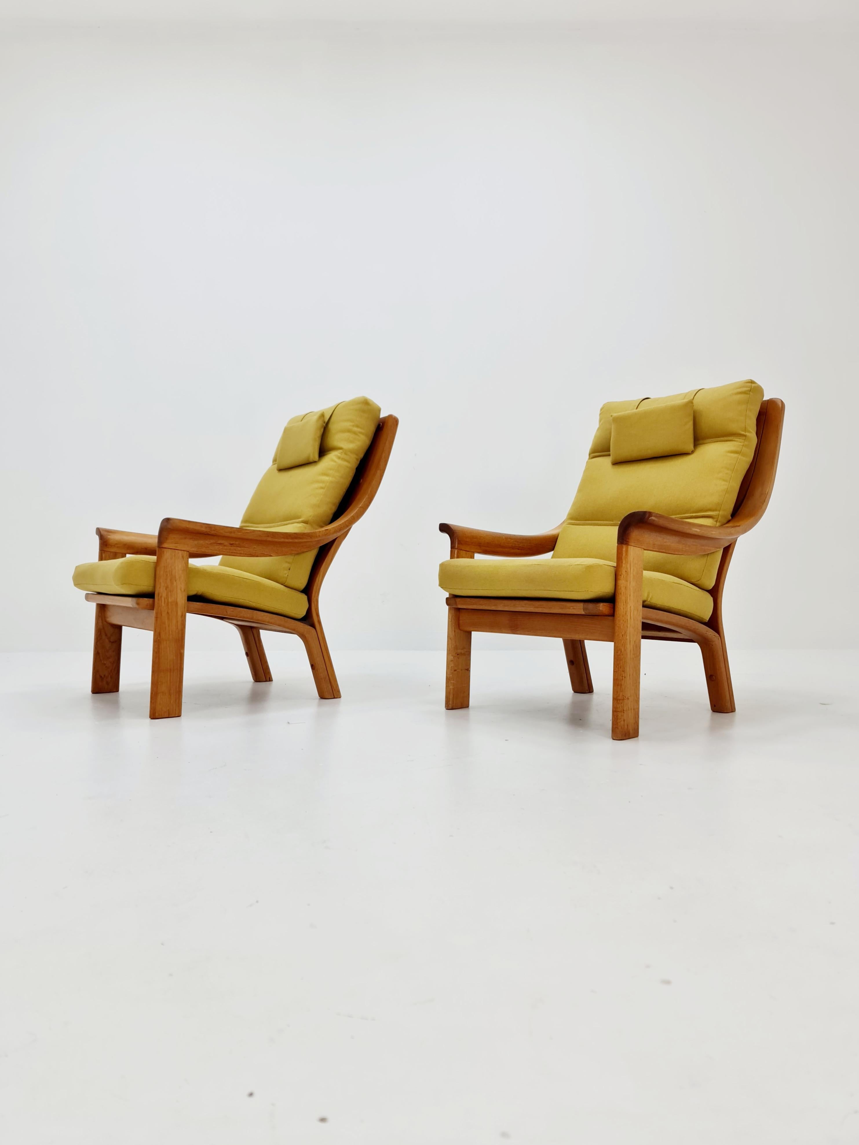 2 Mid century easy lounge chairs by P.Jeppesen in solid teak For Sale 8