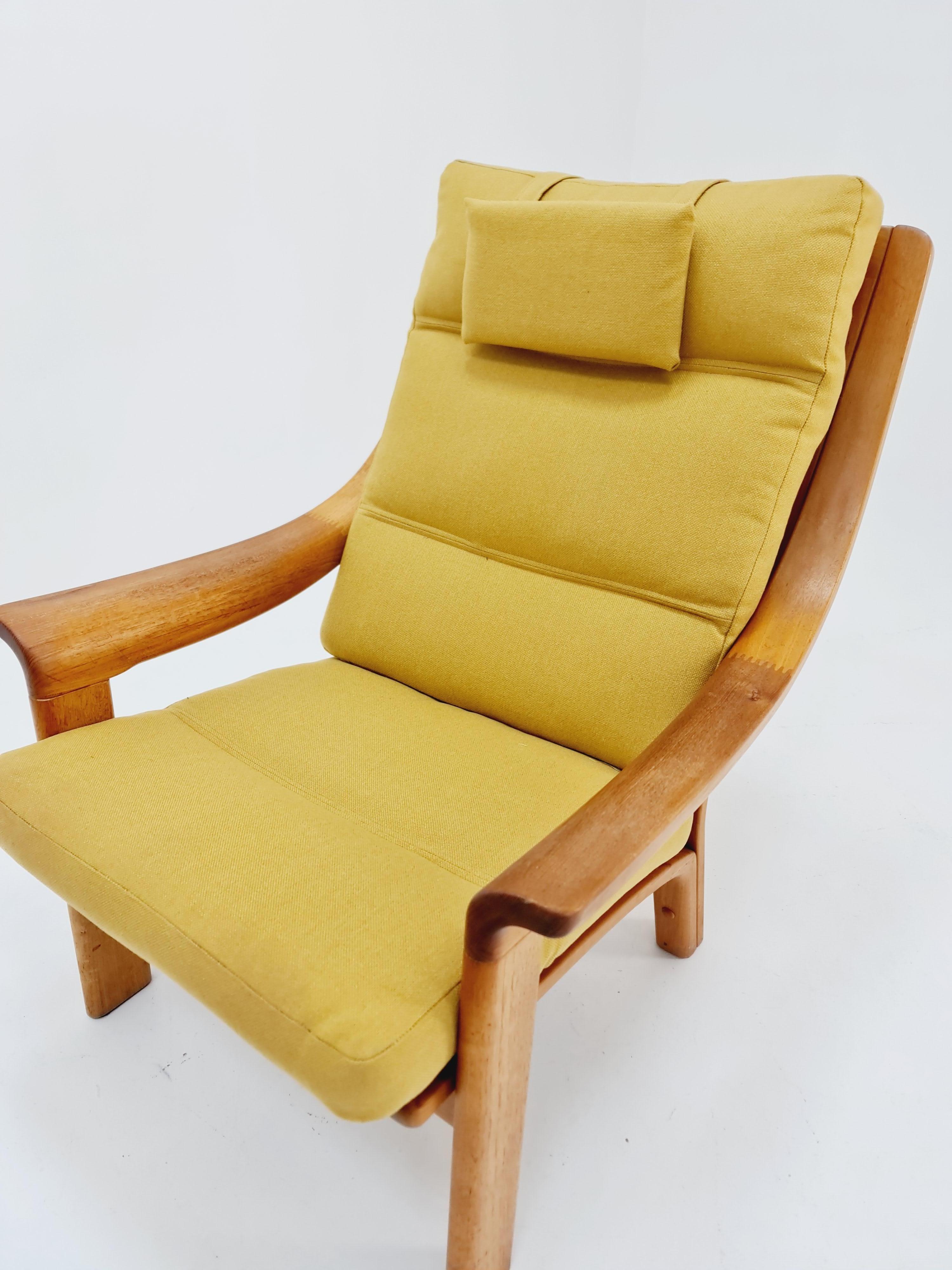 2 Mid century easy lounge chairs by P.Jeppesen in solid teak For Sale 1