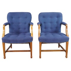 2 Fauteuils de bureau en acajou de style fédéral du milieu du siècle, tissu touffeté bleu Dot Dot Dot