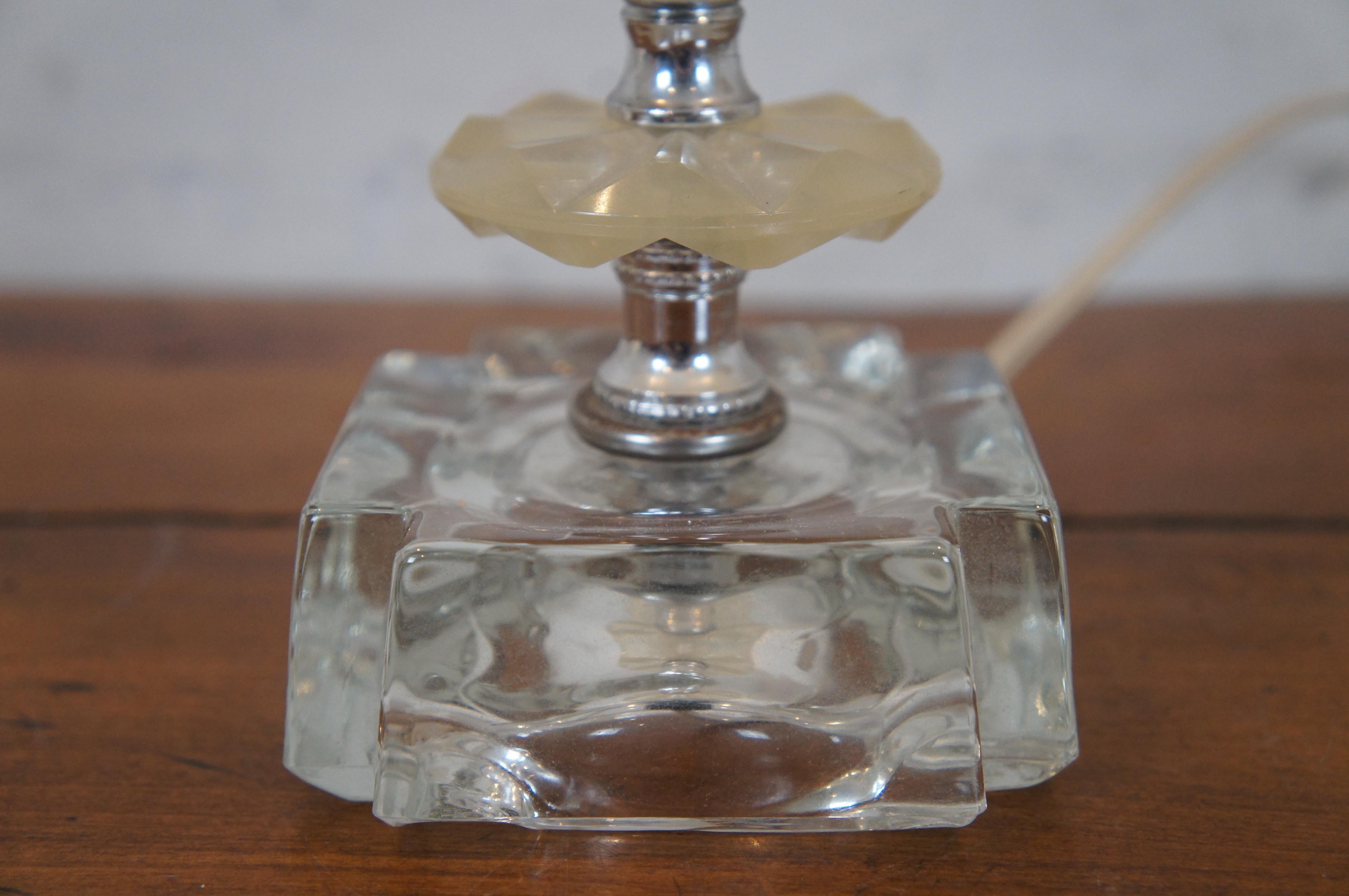 2 Mid-Century Hollywood Regency Crystal & Lucite Boudoir Vanity Lamps In Good Condition For Sale In Dayton, OH