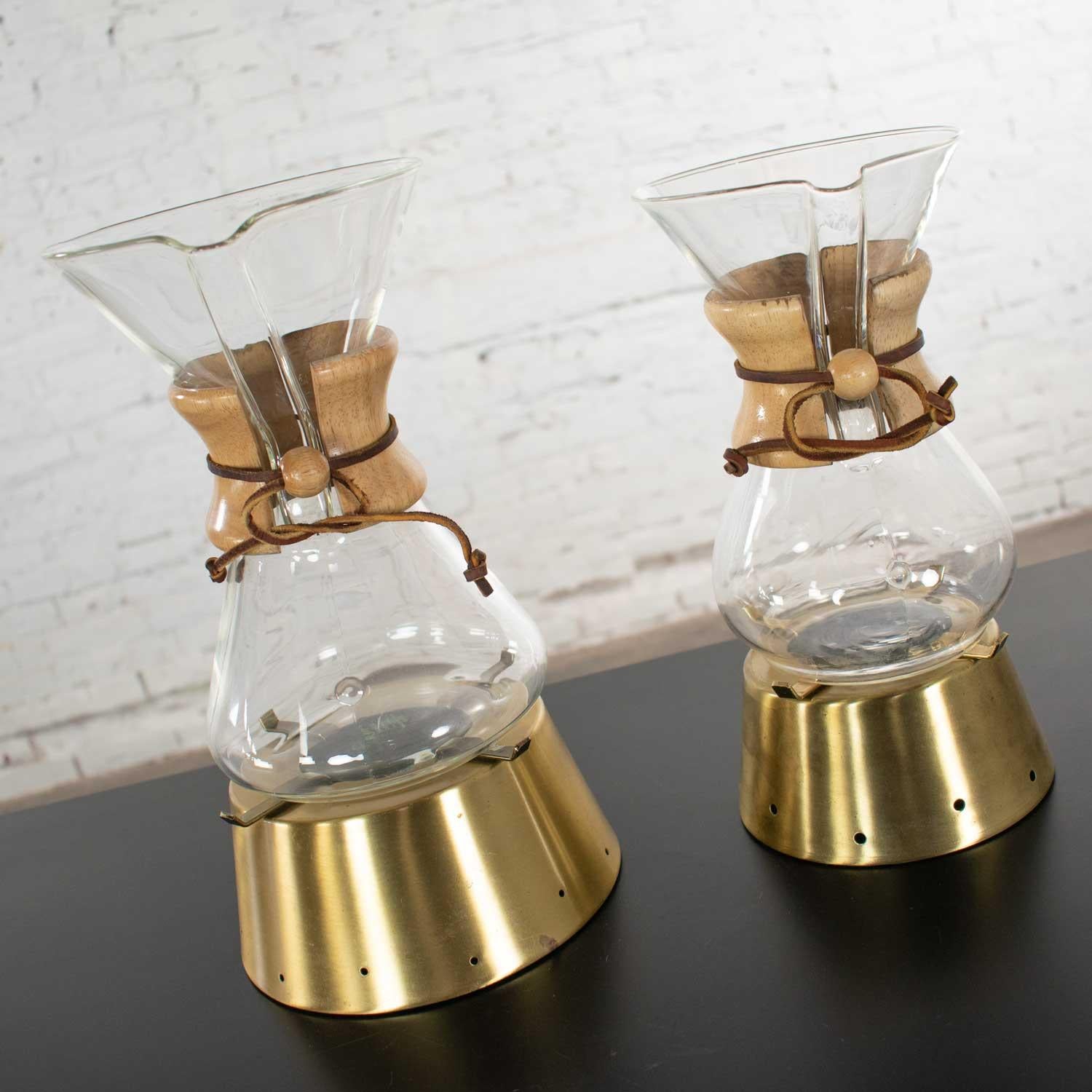 2 Mid-Century Modern Chemex Pour Over Coffeemakers, Peter Schlumbohm with Warmer In Good Condition In Topeka, KS