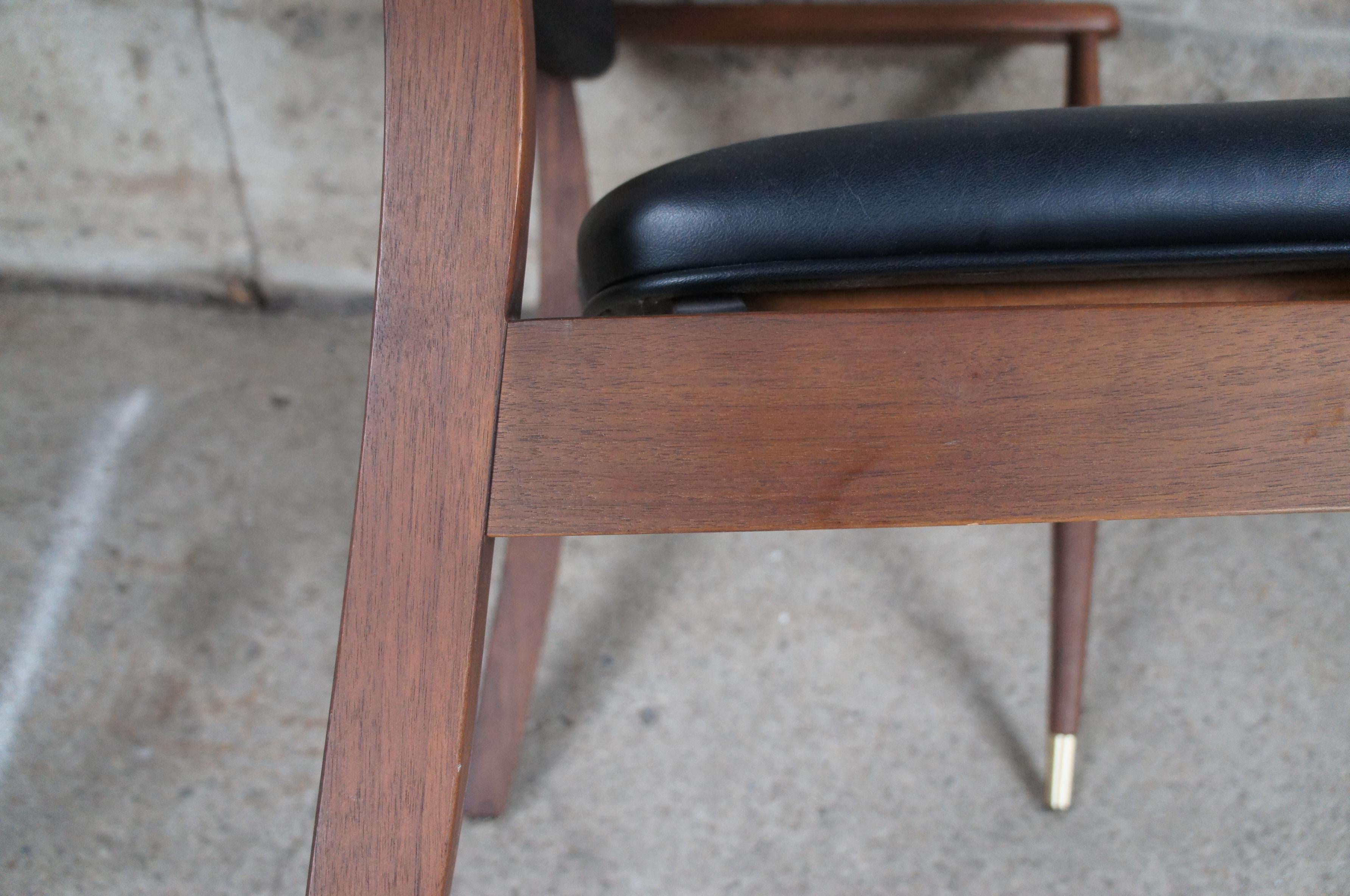 2 fauteuils Gregson de style danois moderne du milieu du siècle dernier, en noyer et cuir en vente 5