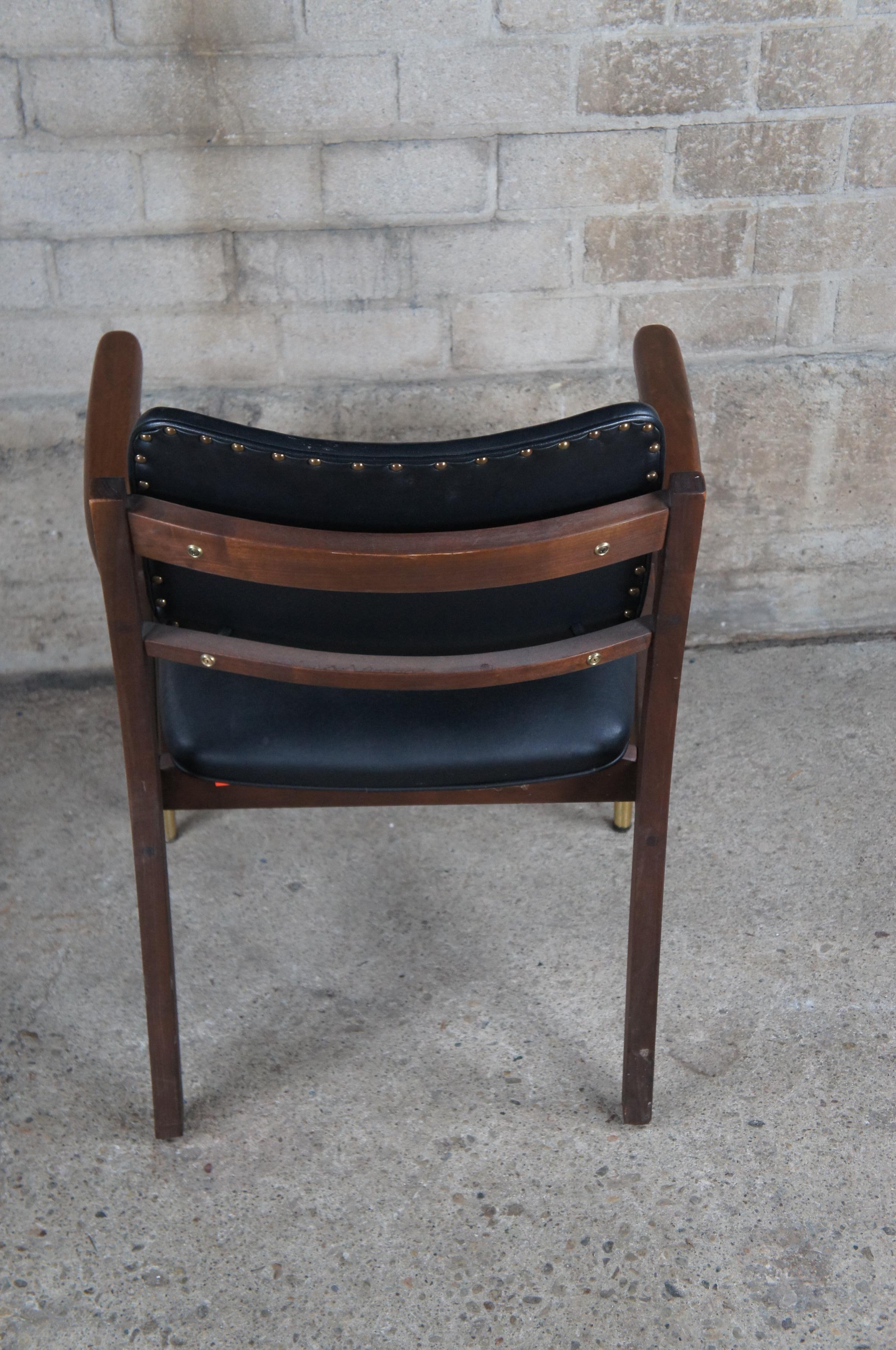 2 fauteuils Gregson de style danois moderne du milieu du siècle dernier, en noyer et cuir en vente 1