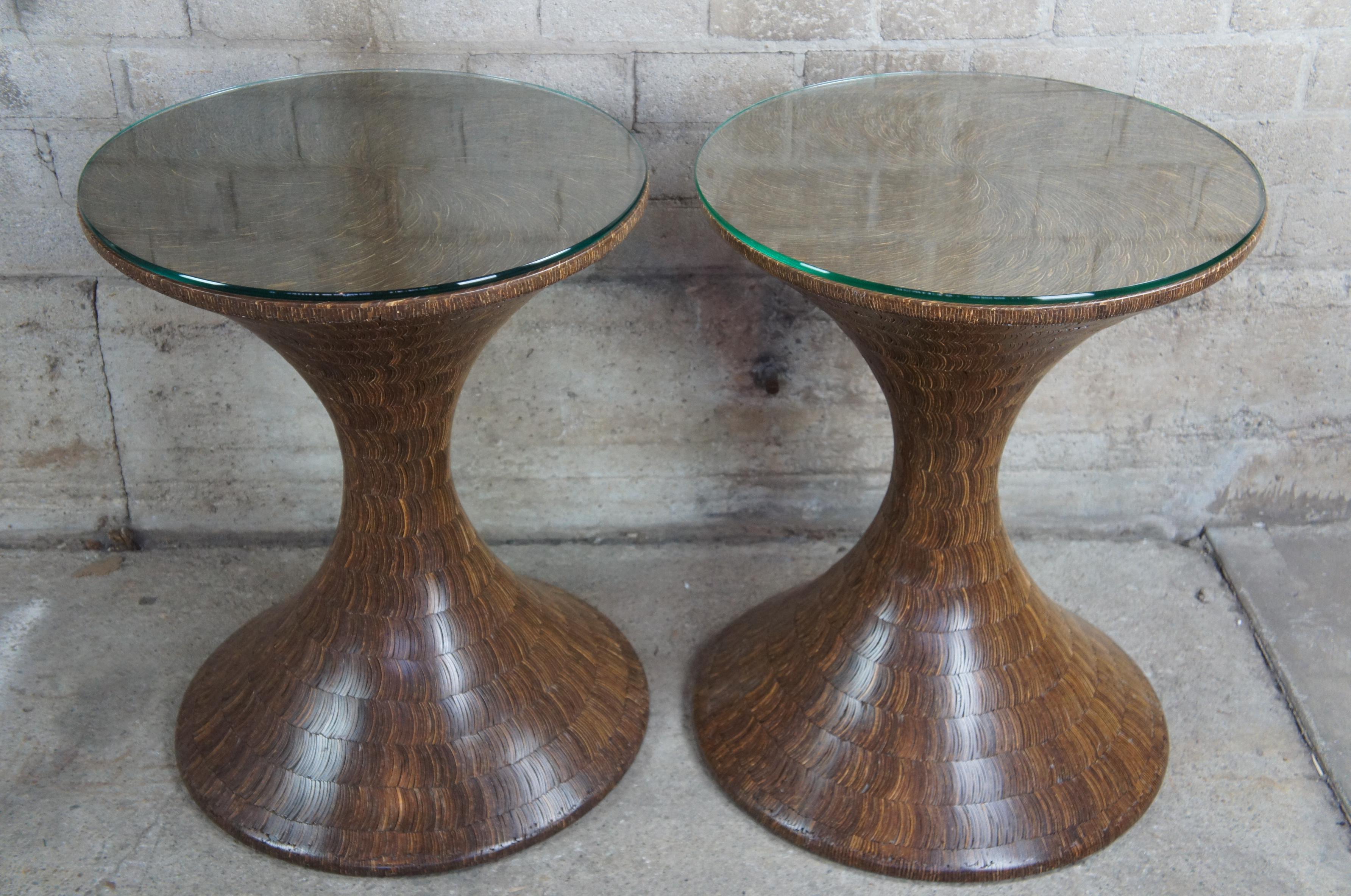 2 Tables d'appoint à piédestal sculpturales en forme de sablier, Boho Chic, Modernes du Moyen Age Bon état - En vente à Dayton, OH