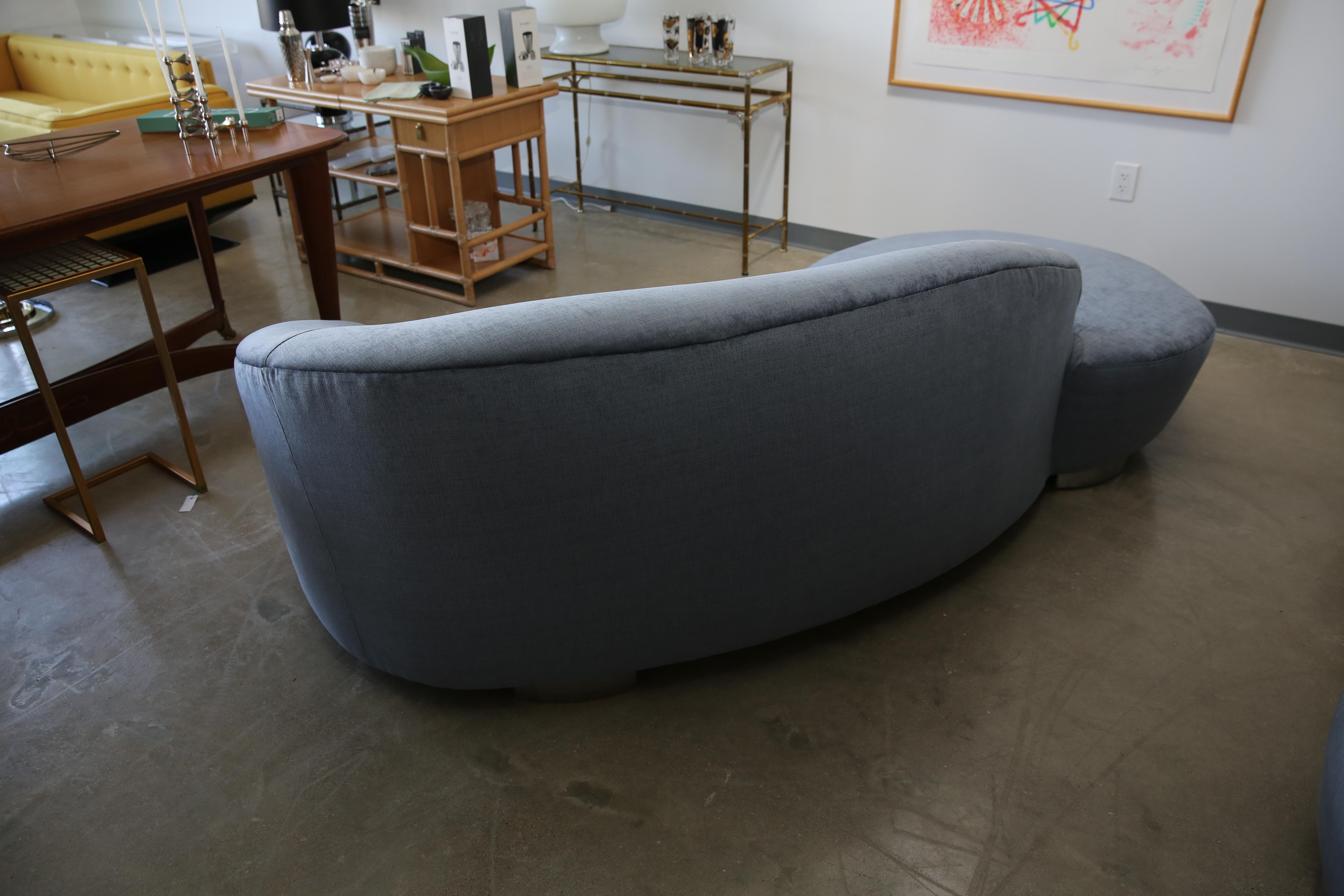 Two late 20th Century Vladimir Kagan Cloud Sofa with Chrome In Good Condition In Houston, TX