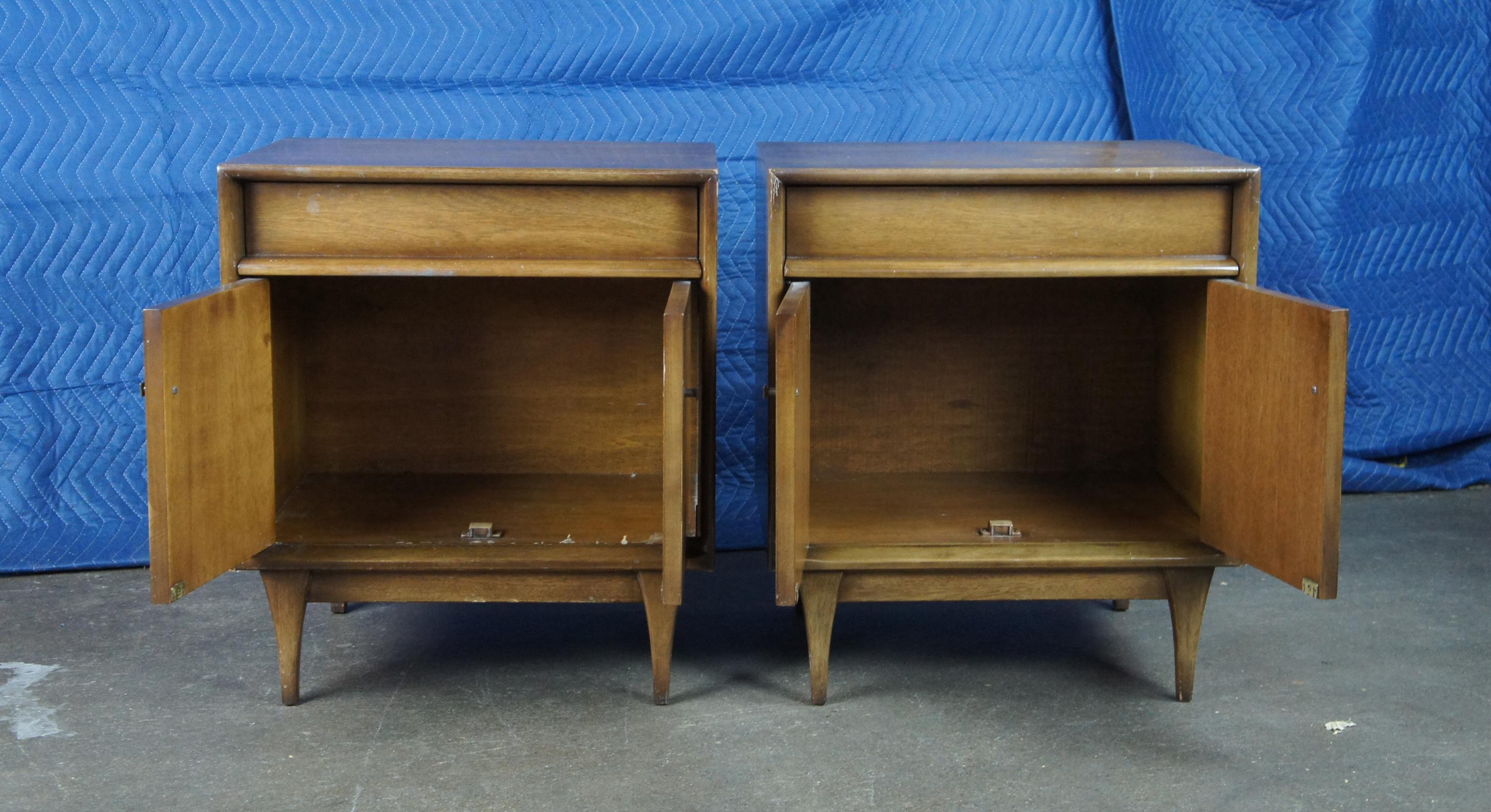 2 Mid-Century Modern Walnut Red Lion Table Co. Nightstands Side Table Cabinets 4