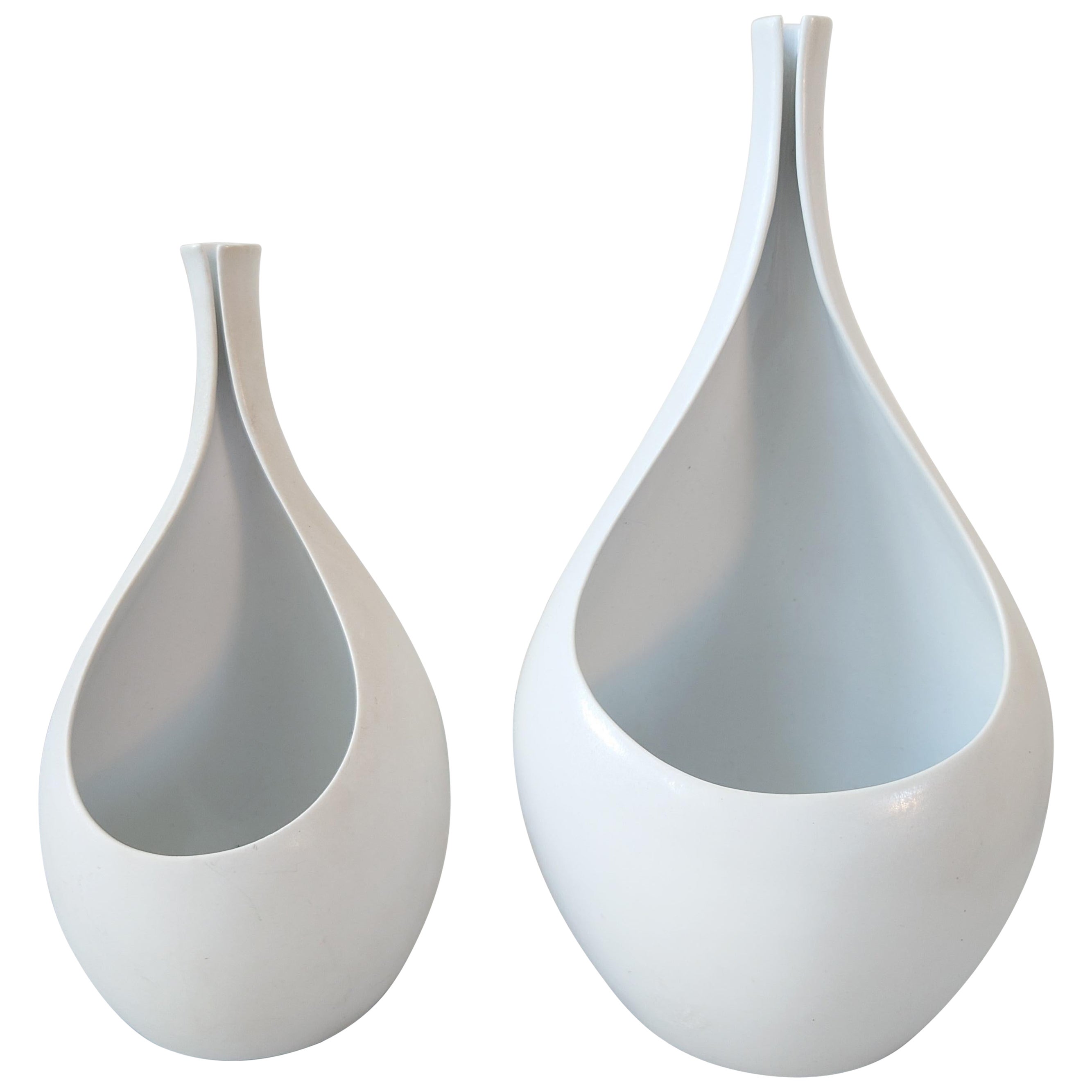 2 Vases blancs "Pungo" de The Modernity  Stig Lindberg, Gustavsberg