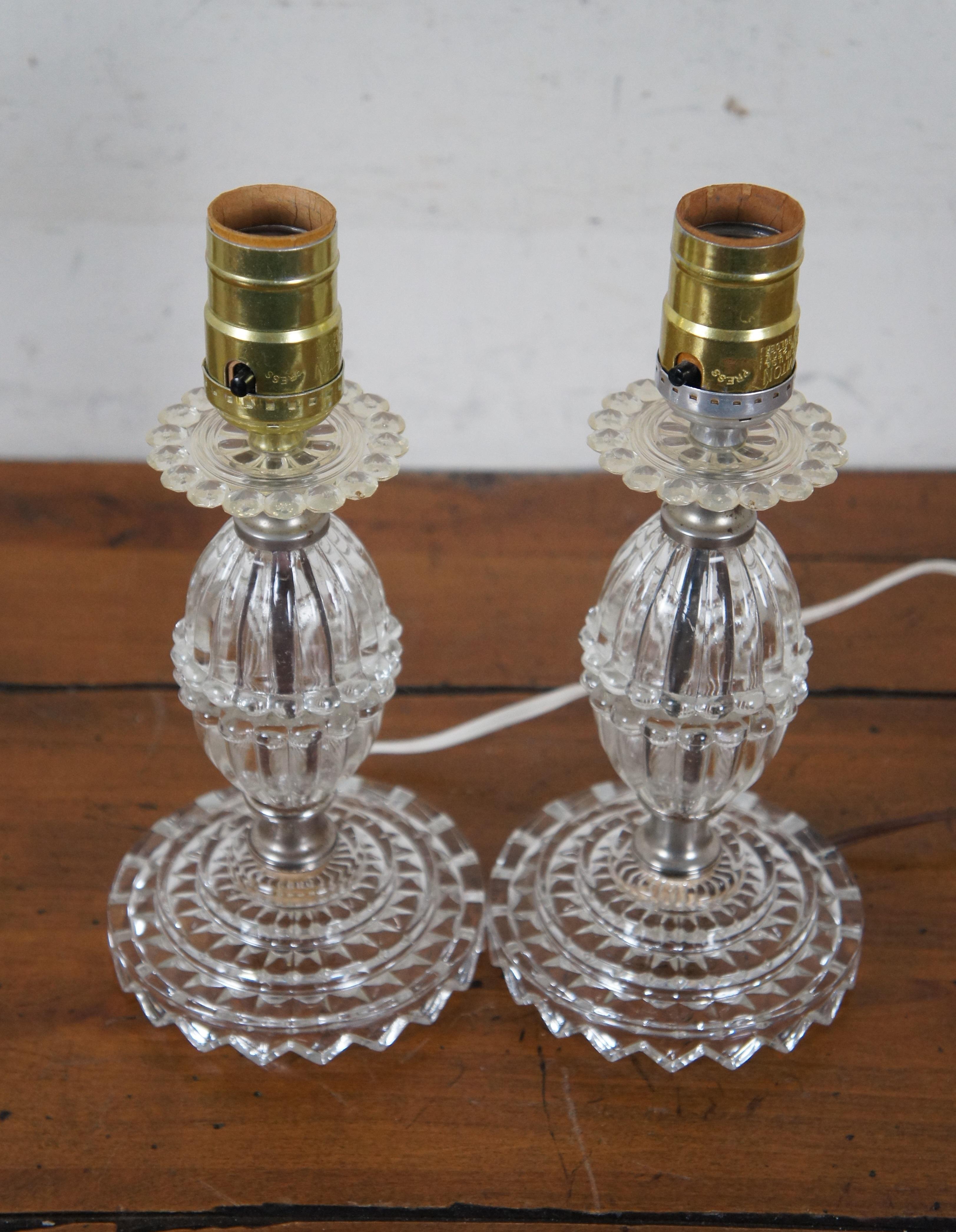 2 Midcentury Pressed Glass Vanity Bedside Budoir Table Lamps MCM In Good Condition For Sale In Dayton, OH