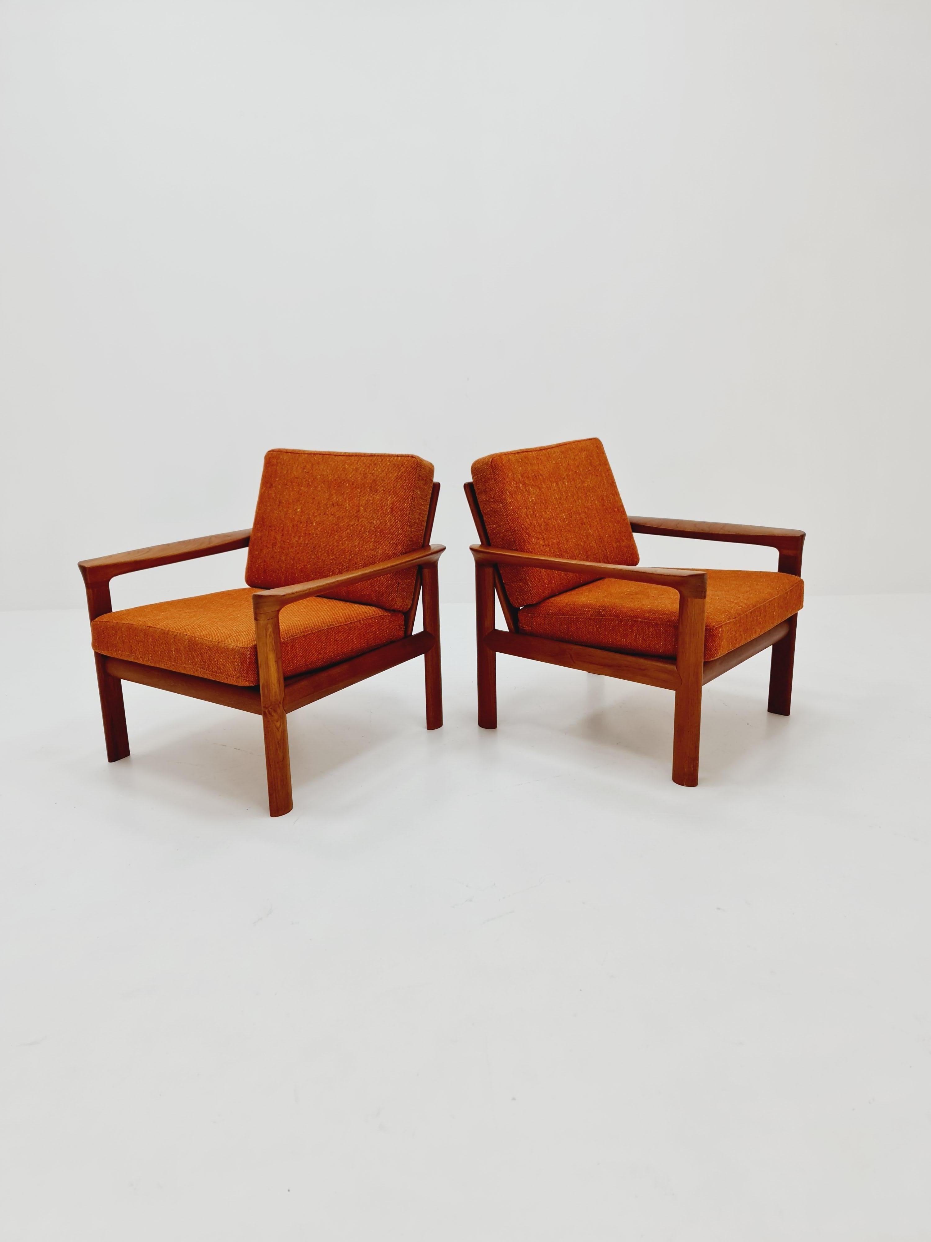 2 Mid century teak easy lounge / arm chairs by Sven Ellekaer for Komfort For Sale 1