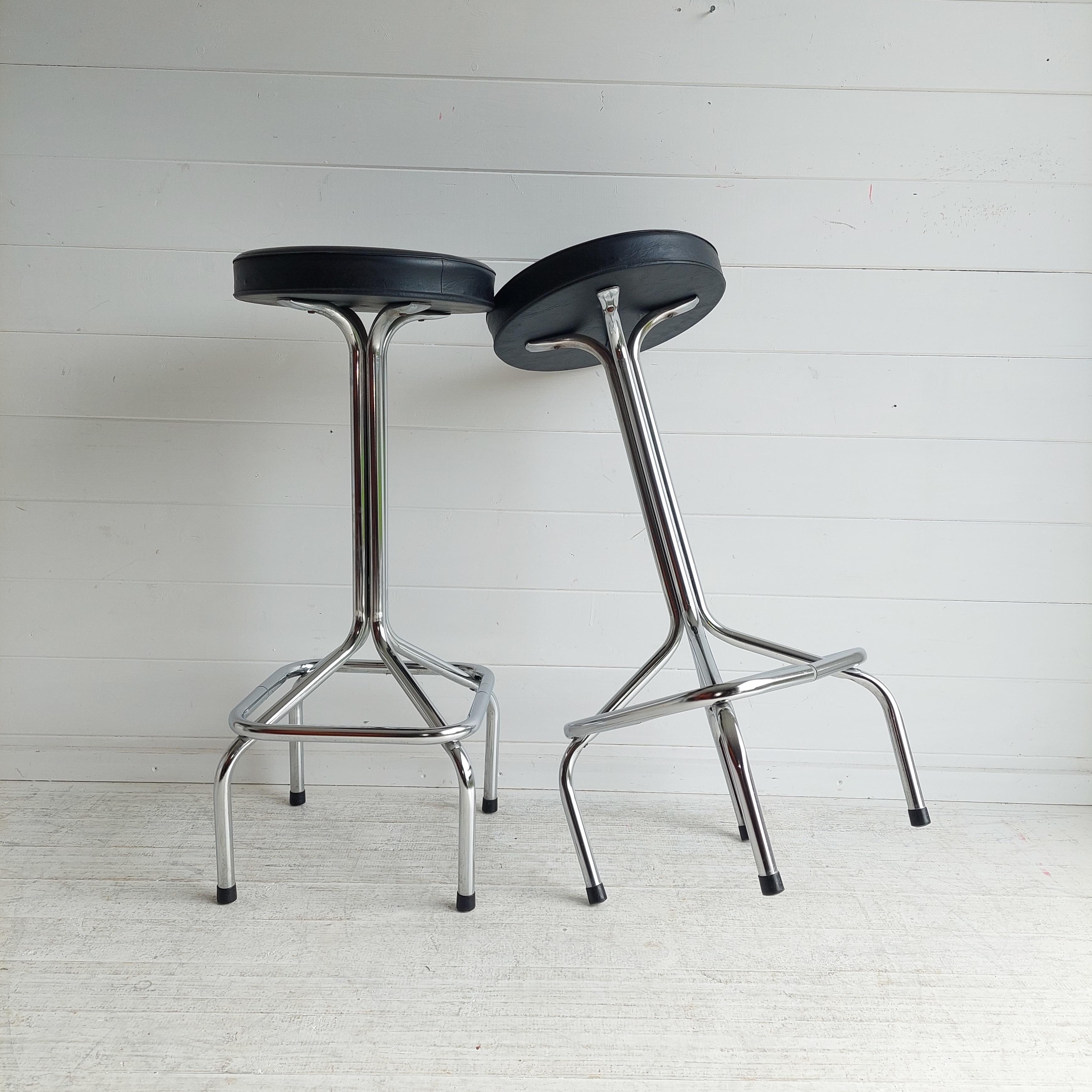 Pair of Vintage Mid century cantilever bar stools.
Made in Holland during the 50s/60s
Space age vibes bar stools

Tall Vintage Octopus-shaped Circular Chrome Industrial Bauhaus
A vintage stool whose versatility and utility made it a common sight in