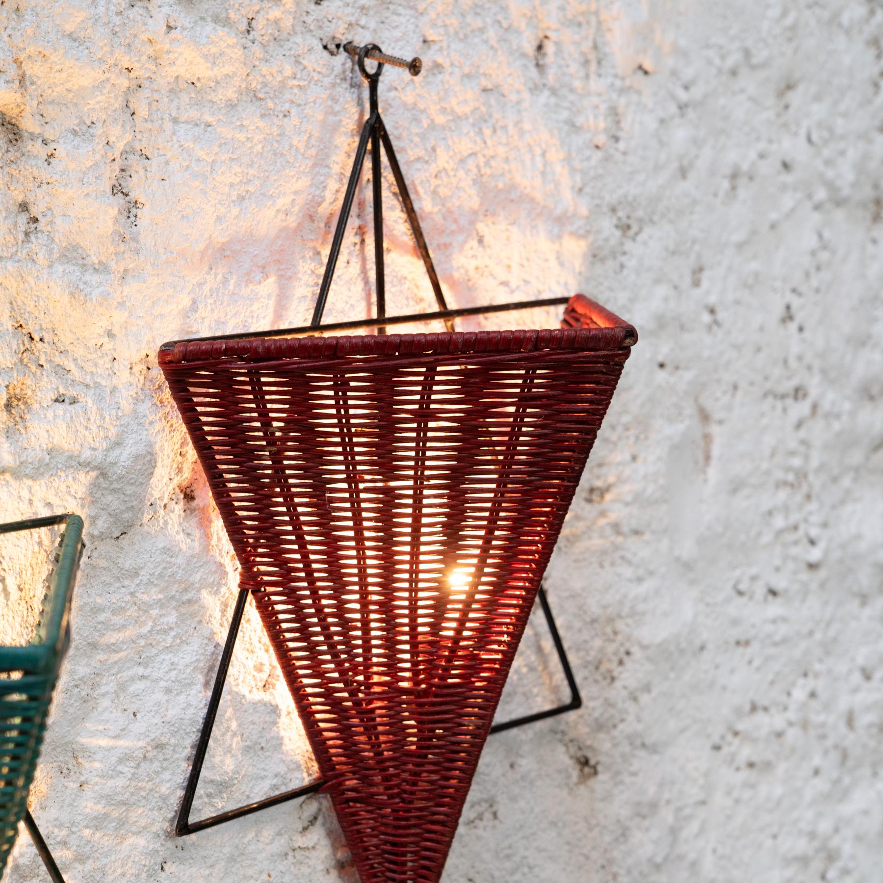 2 Mid Century Wall Sconces in Iron and Rattan (1960) en vente 3