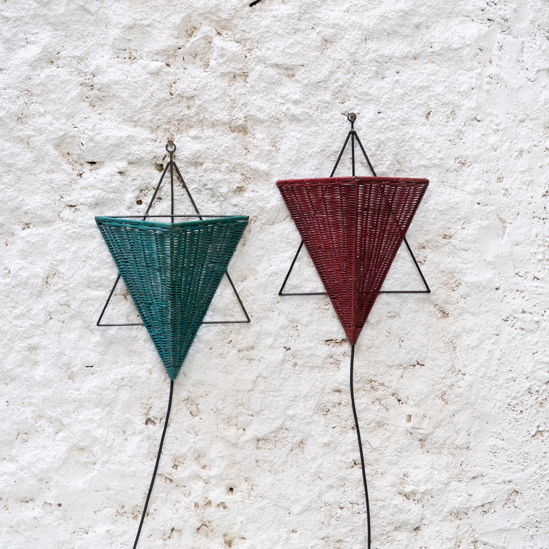 Français 2 Mid Century Wall Sconces in Iron and Rattan (1960) en vente