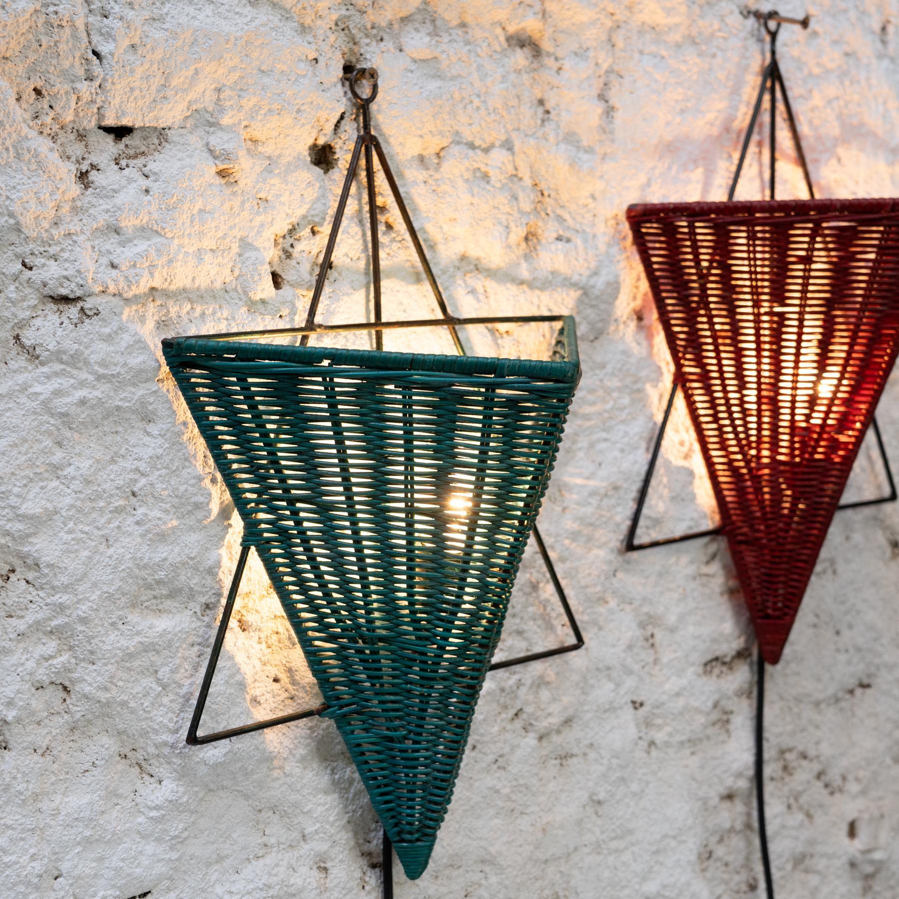 2 Mid Century Wall Sconces in Iron and Rattan (1960) en vente 2