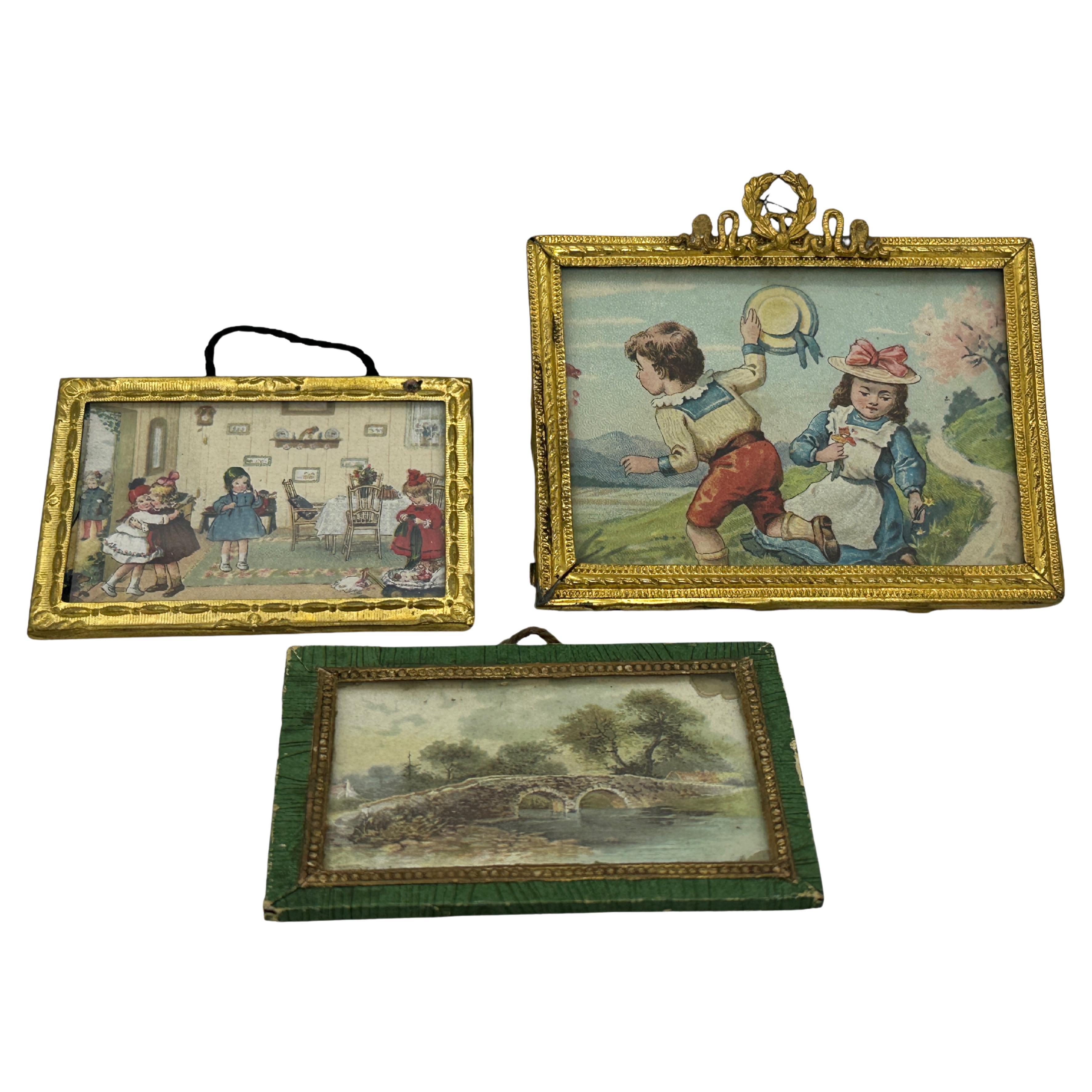 2 Miniature Bilderrahmen Erhard & Söhne Antike deutsche Puppenhaus Spielzeug 1900s im Angebot