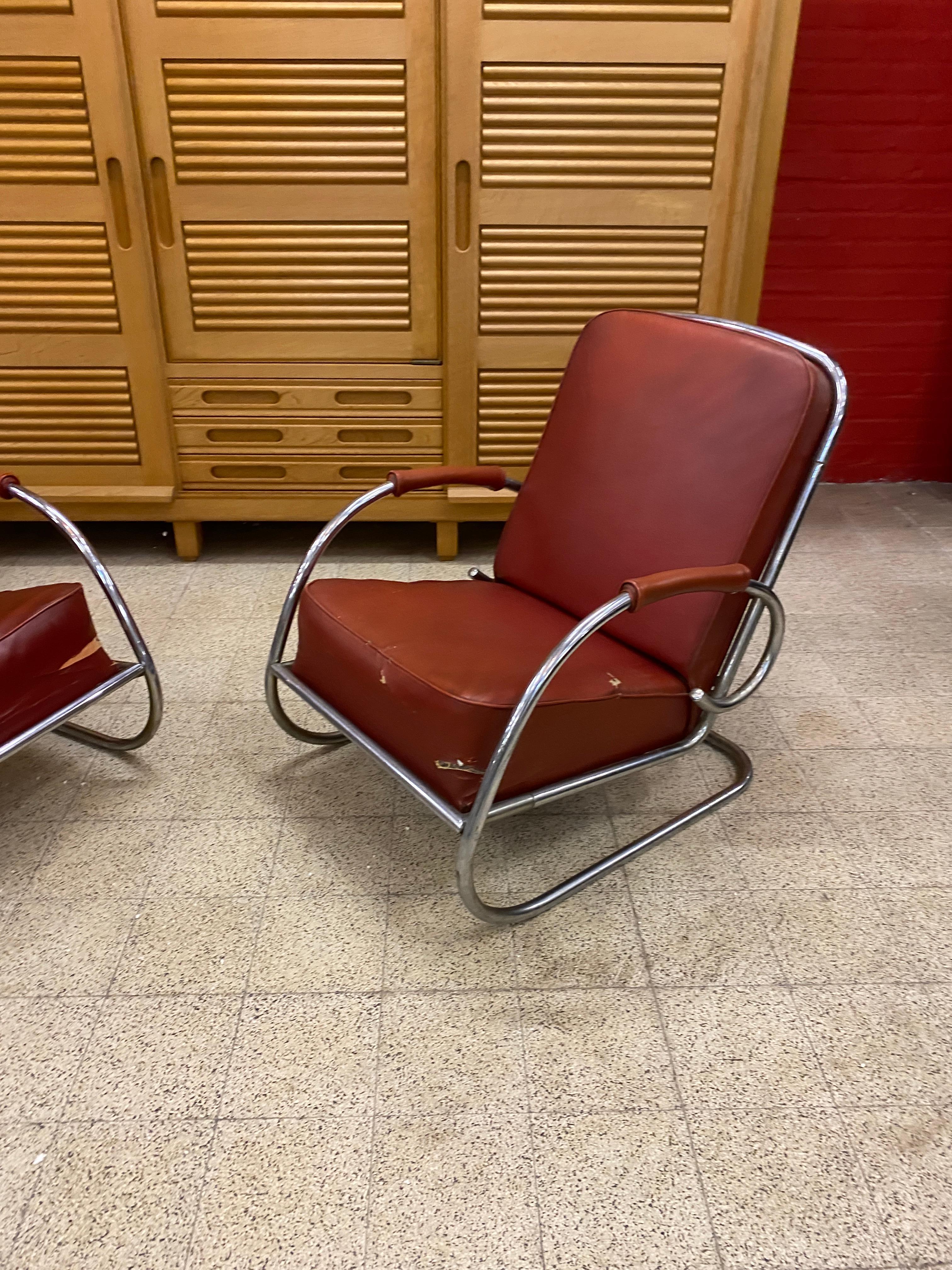 European 2 Modernist Art Deco Armchairs in Chromed Metal and Faux Leather circa 1920-1930 For Sale