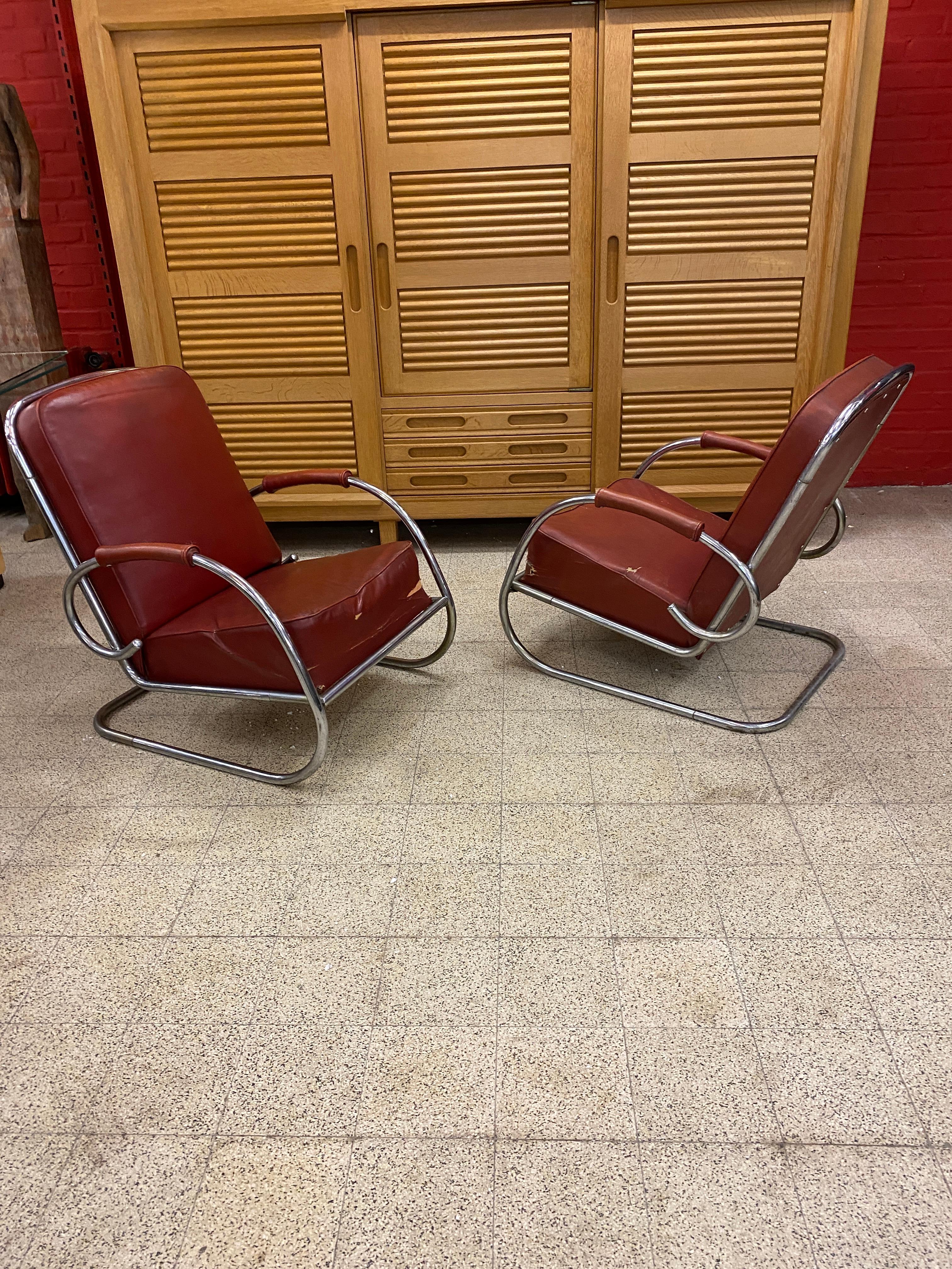 2 Modernist Art Deco Armchairs in Chromed Metal and Faux Leather circa 1920-1930 For Sale 2