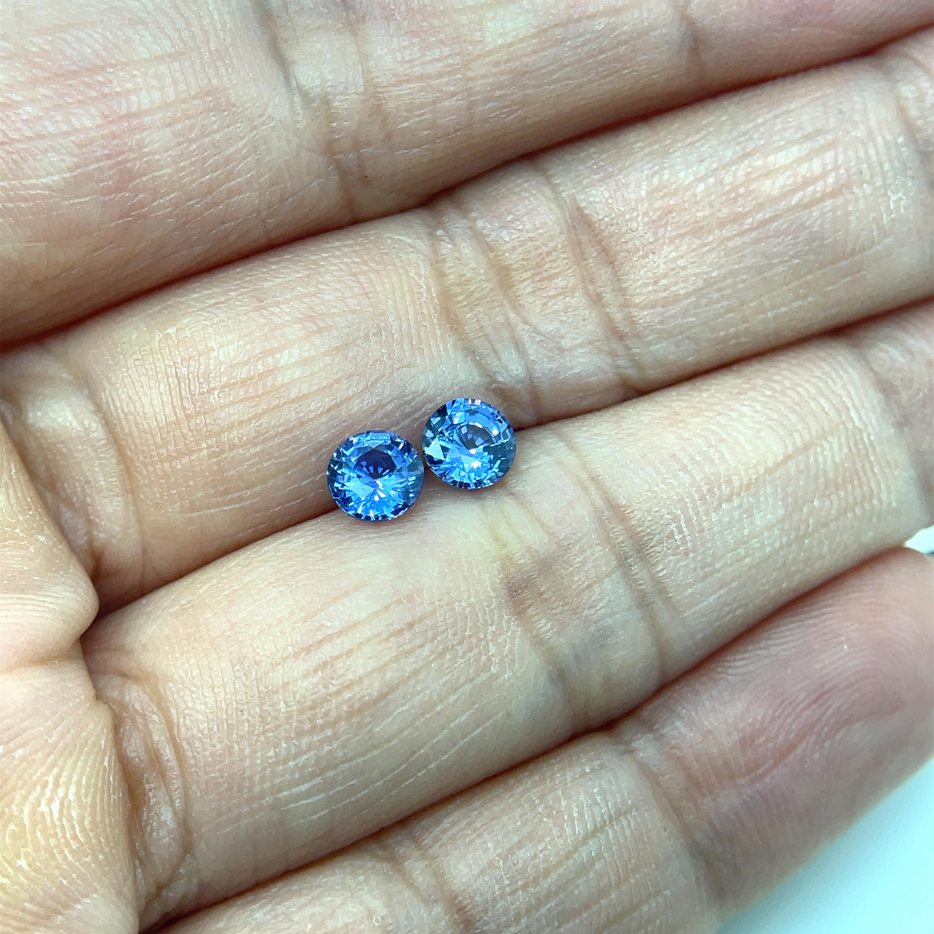 2 Natural Round Diamond-Cut Blue Sapphires Cts 1.21 For Sale 2