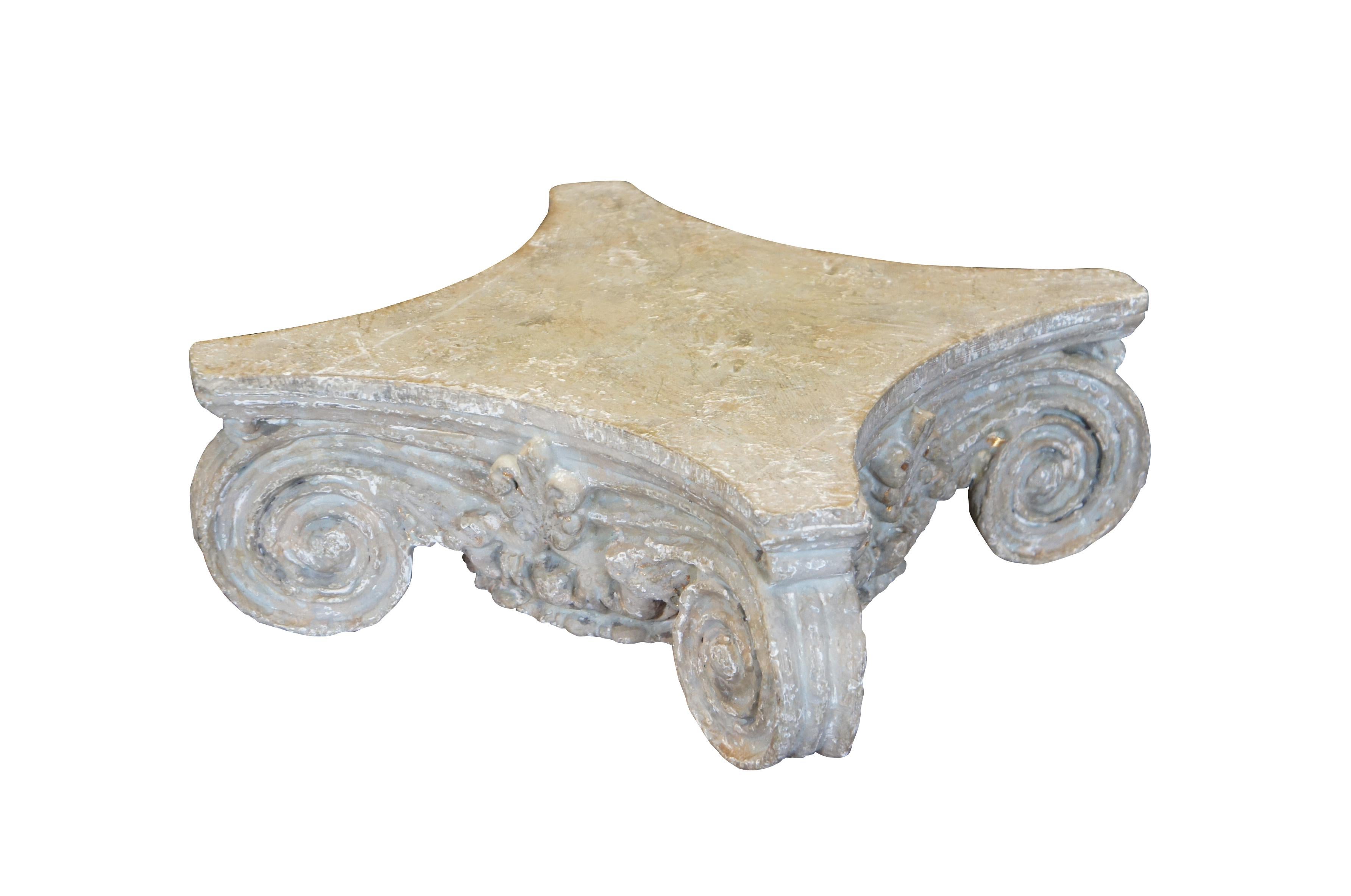 2 neoklassizistische griechische Ionische Säulen-Pflanzgefäßständer aus Kunststein 14 (Griechisch-römisch) im Angebot