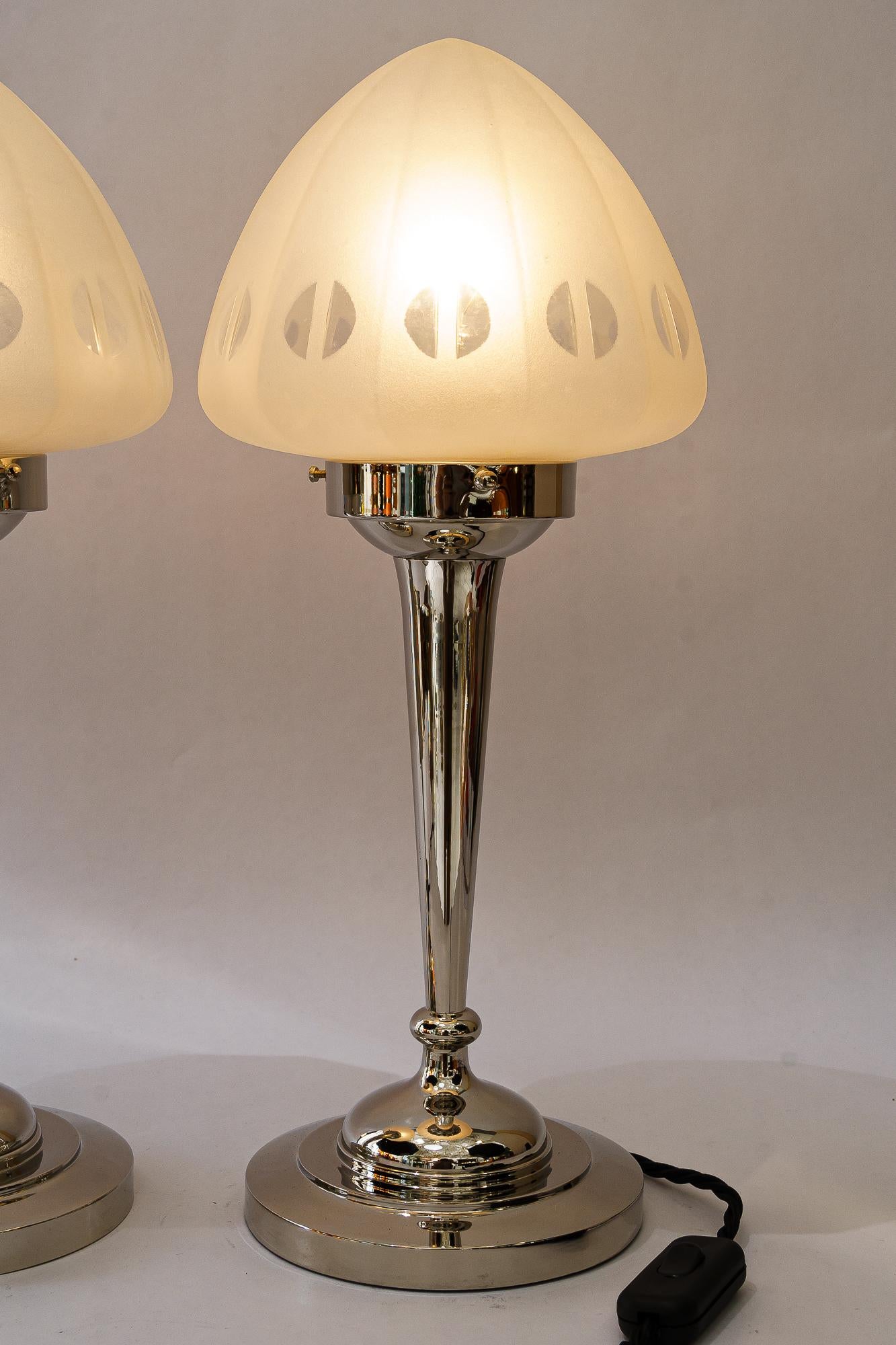 Laiton 2 lampes de table Art déco nickelé viennoise vers les années 1920 en vente