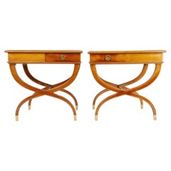 2 Tables de chevet en forme de gondole, style régence des années 1940