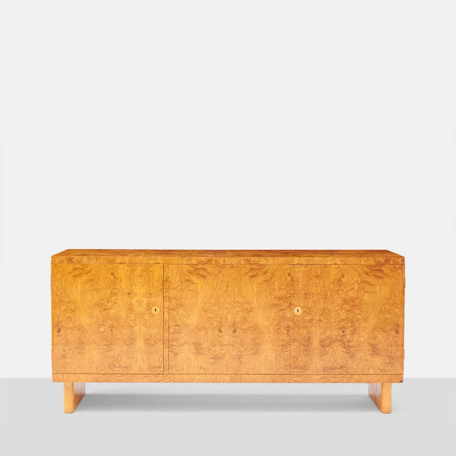 Scandinavo moderno 2 di 2 Deposito per James - Credenza Birka in vendita