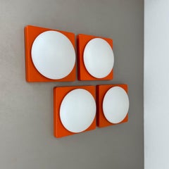 2 des 4 appliques murales « Cubic » ORANGE, Rolf Krüger pour Heinz Neuhaus Leuchten, 1971