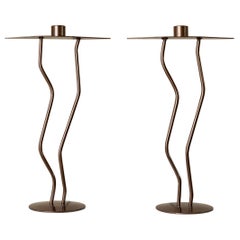 2 di 4 Candelieri in metallo a forma di Zigzag, Italia, anni '90