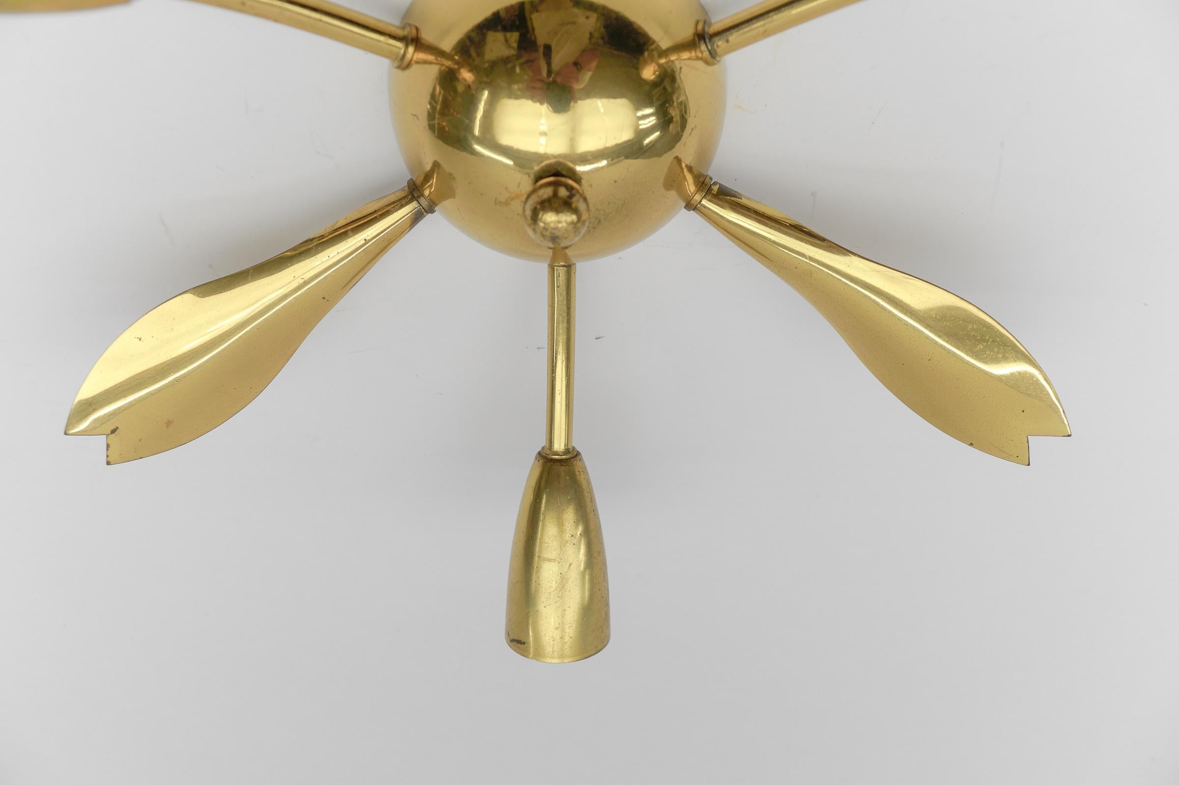2. of 4 Mid-Century Modern 3-Armed Brass Sputnik Lamp, 1950s Austria For Sale 4