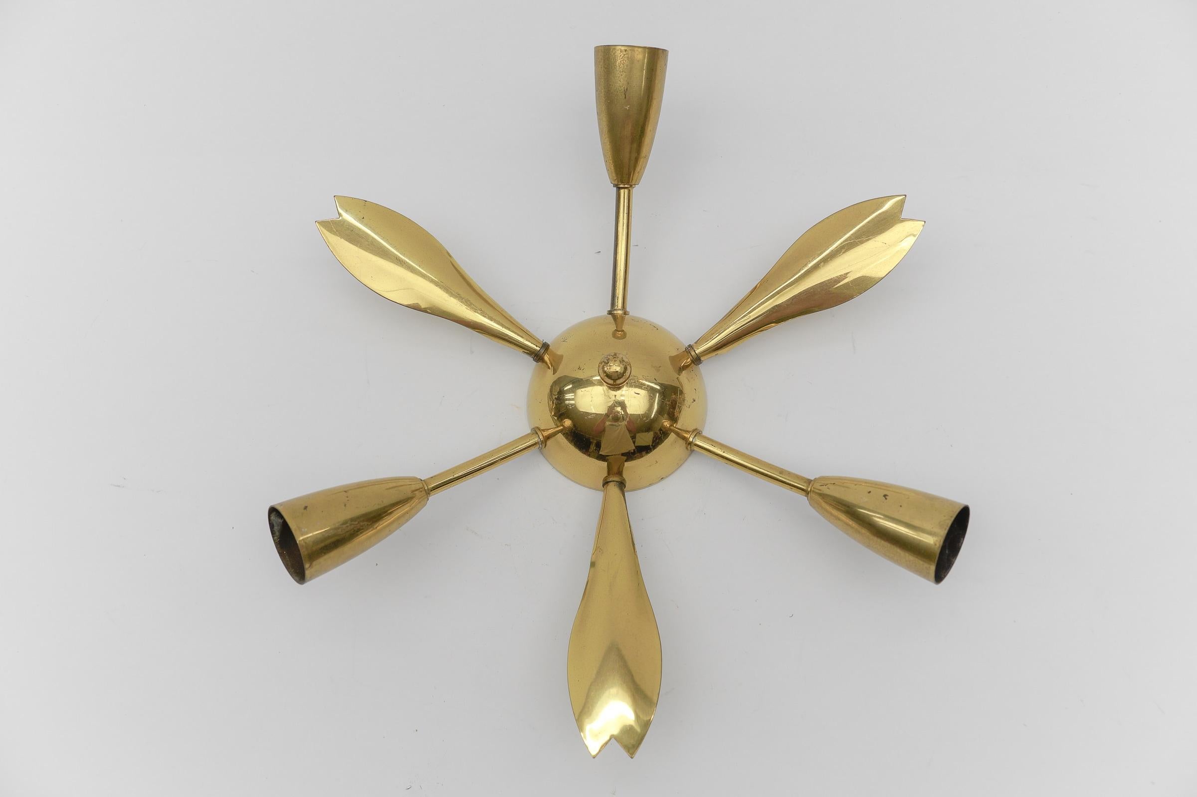 2. of 4 Mid-Century Modern 3-Armed Brass Sputnik Lamp, 1950s Austria For Sale 1