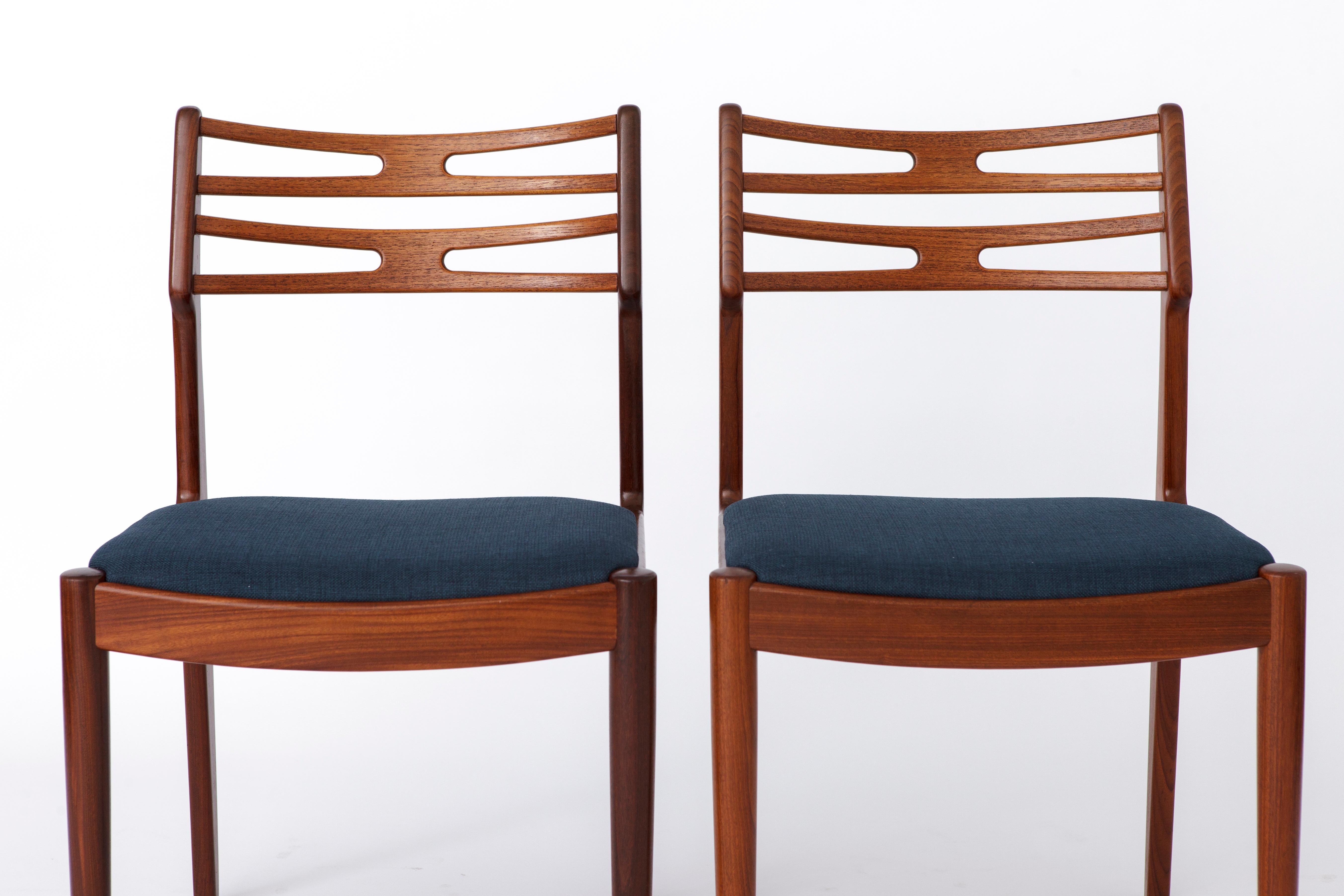 Danish 2 of 5 Johannes Andersen Vintage Chairs, 1960s, Teak, Vamo Møbelfabrik, Denmark For Sale