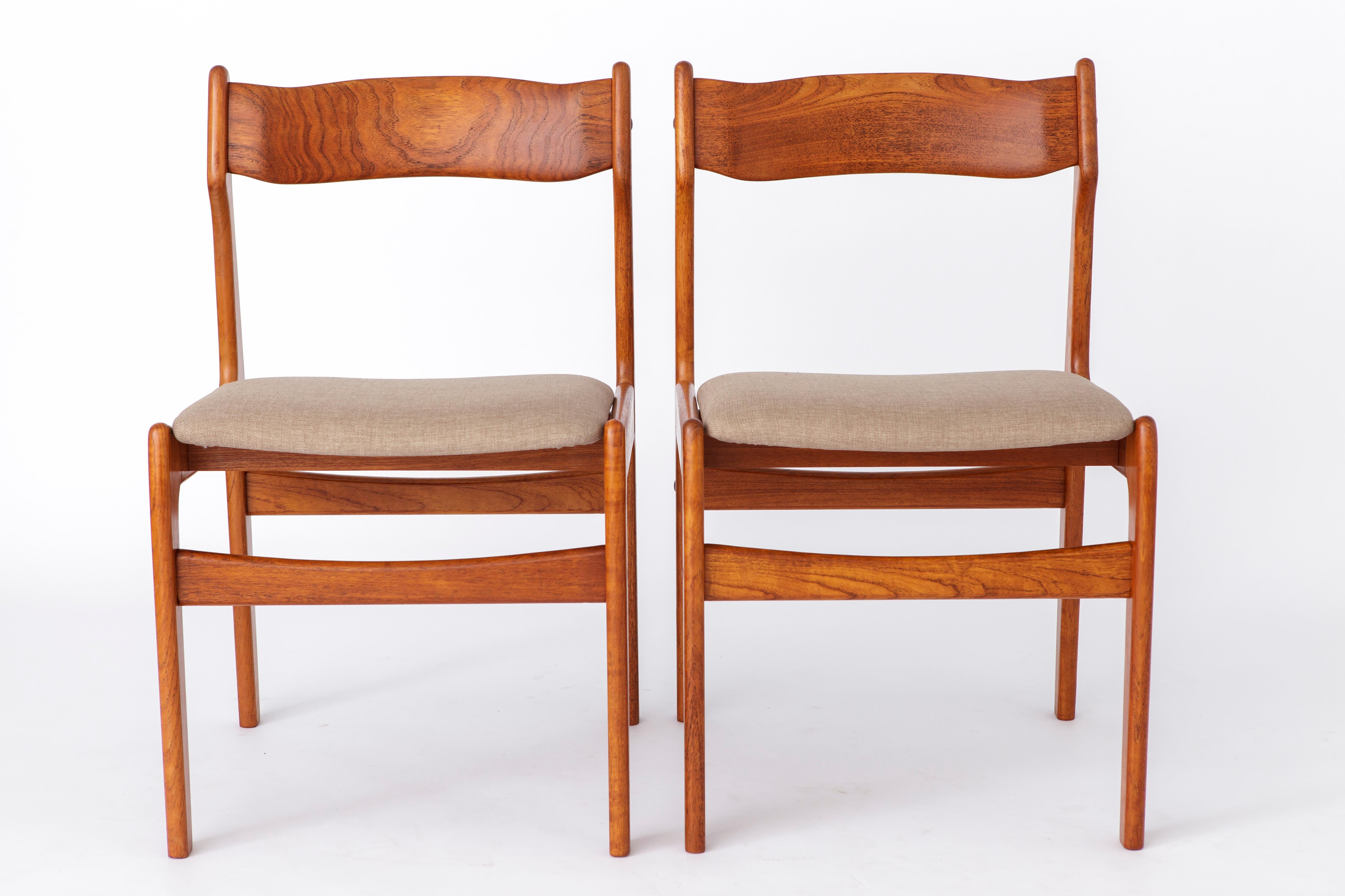 Mid-Century Modern 2 of 5 Vintage Danish Chairs 1960s - Walnut Chair Frame For Sale